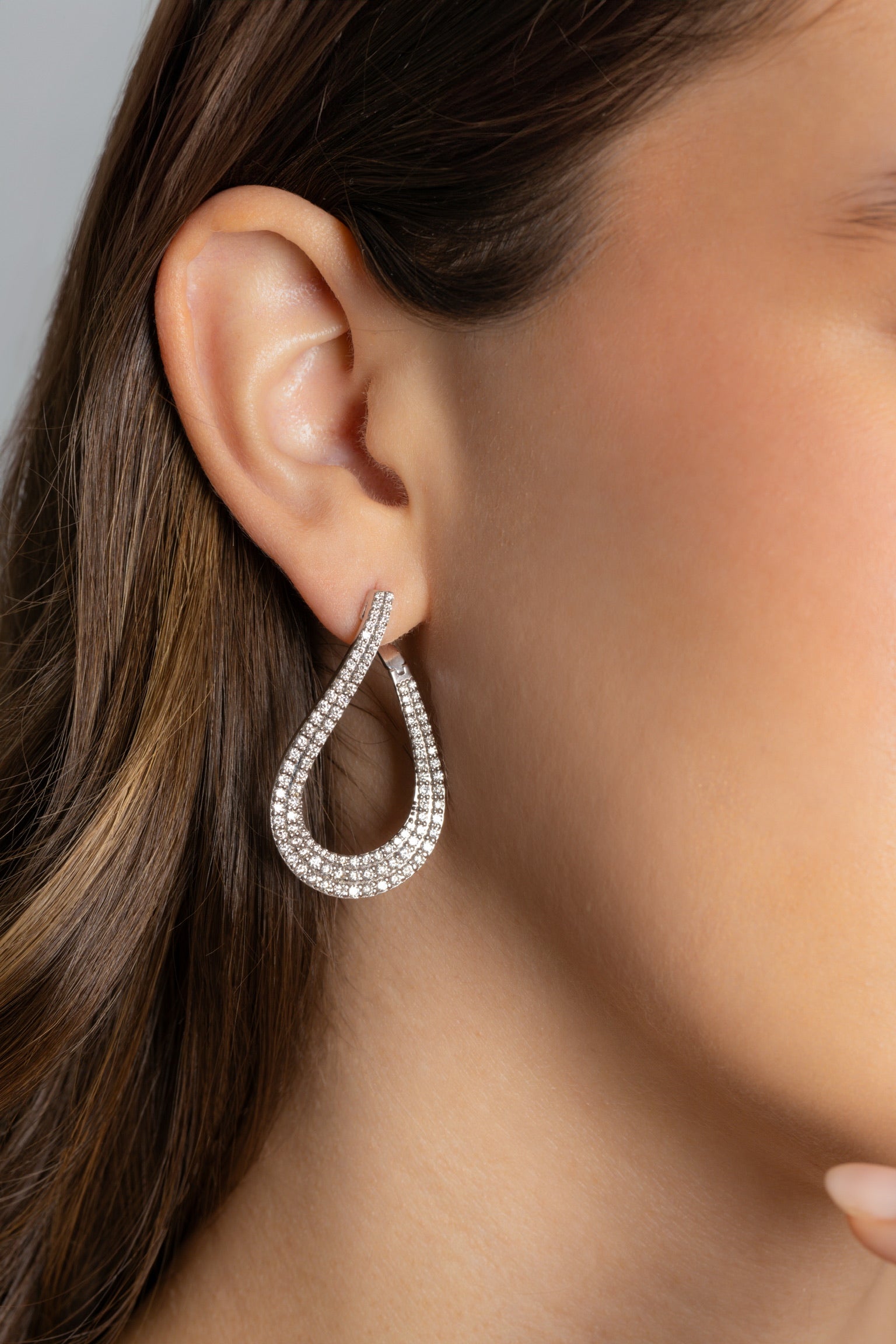 FRONT LOOP DIAMOND HOOPS