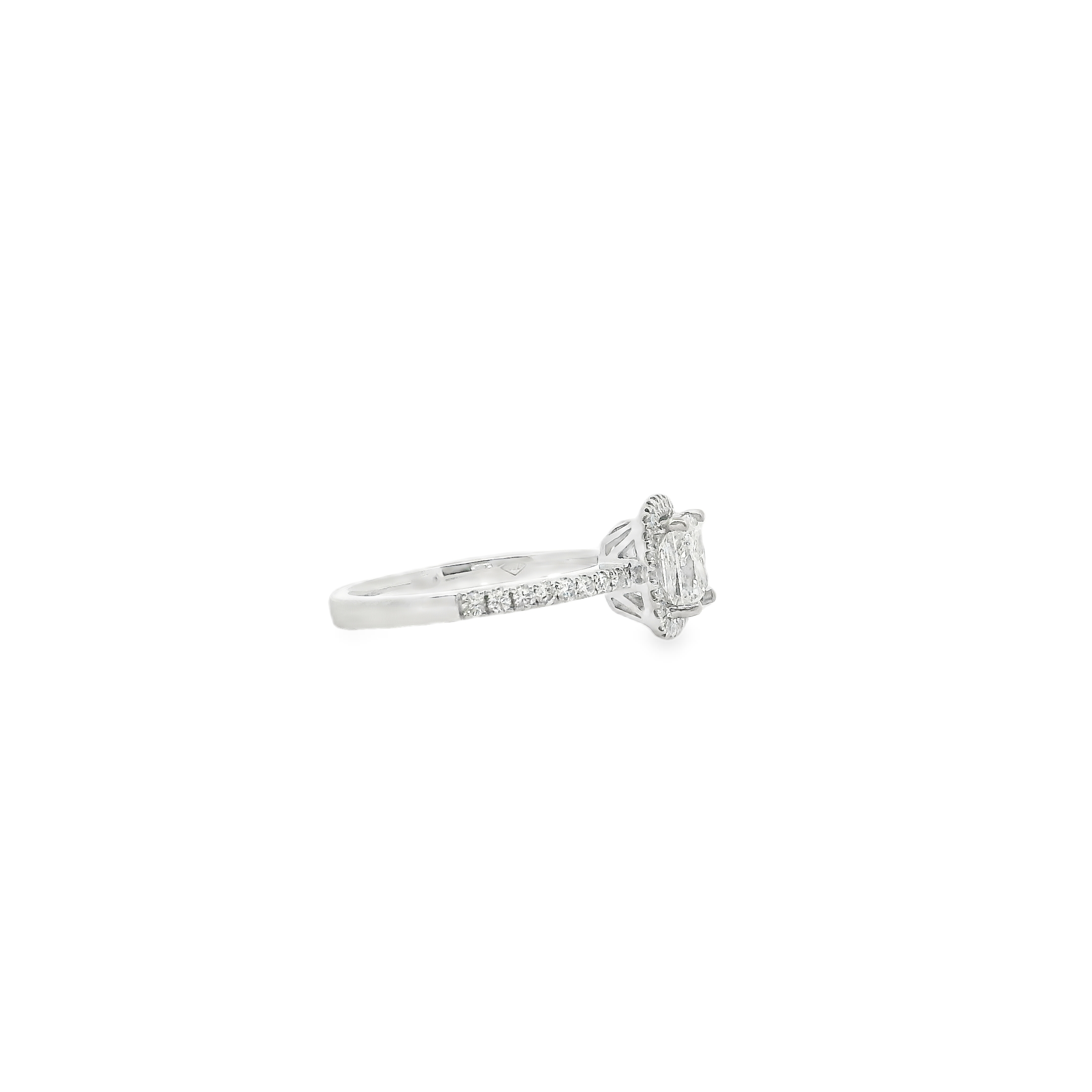 SOLITAIRE PRINCESS CUT DIAMOND ENGAMENET RING