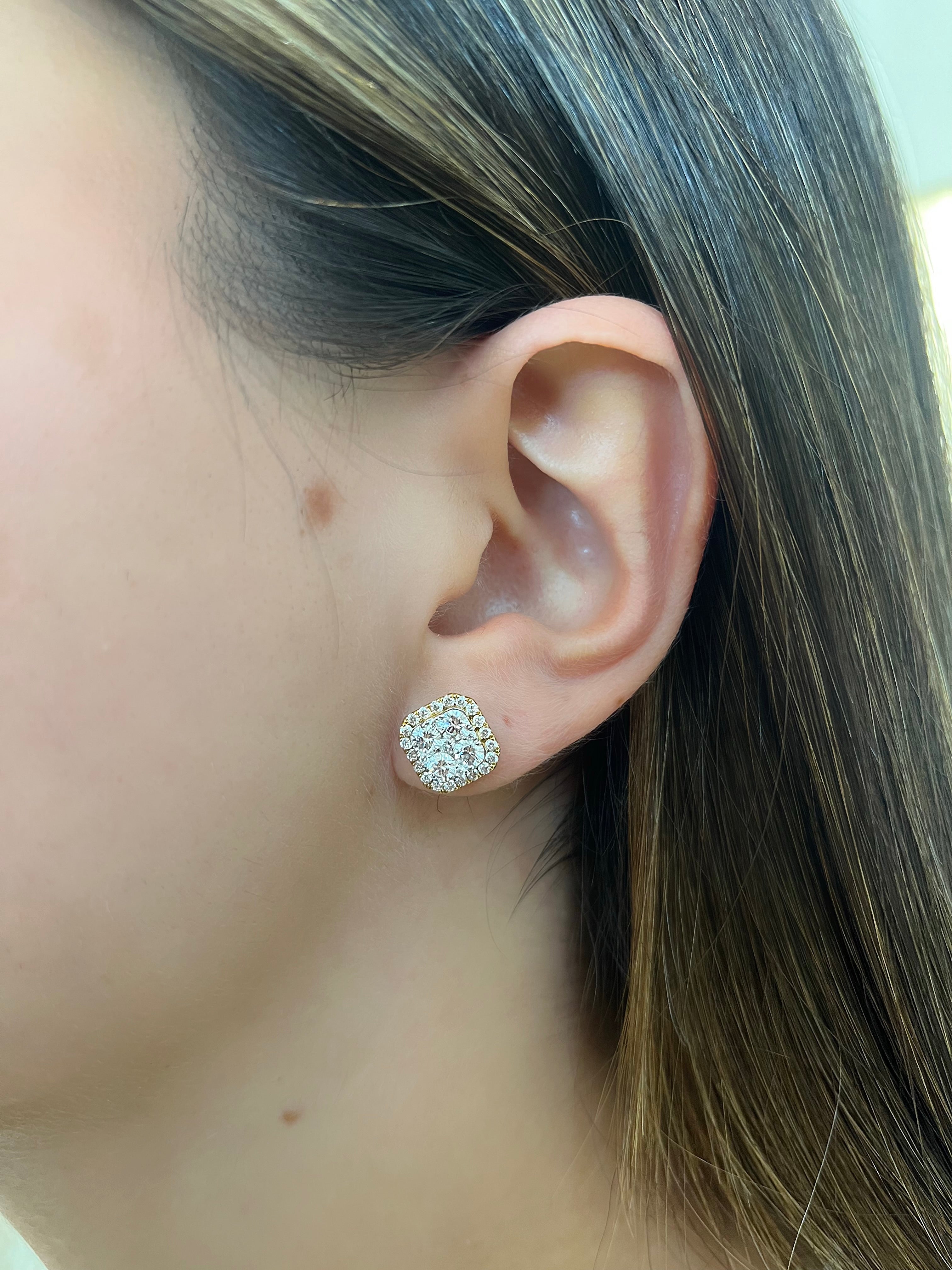 DIAMOND STUDS
