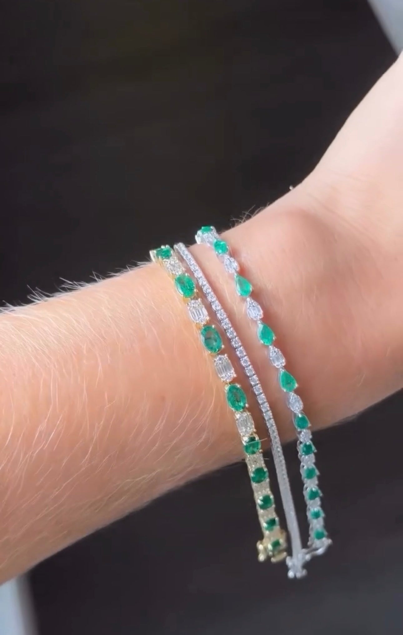 TEAR-DROP EMERALD TENNIS BRACELET