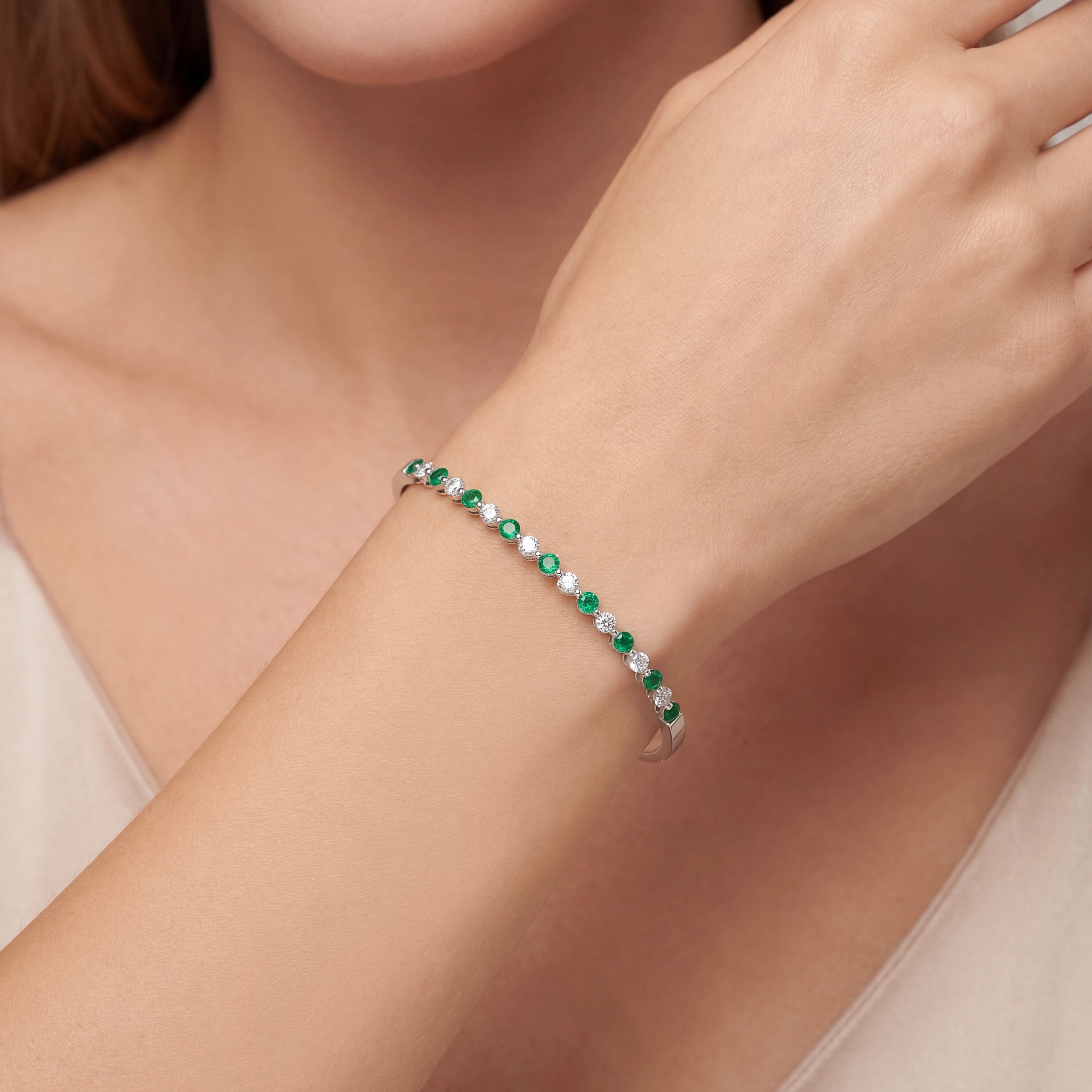 WILLOW EMERALD BANGLE
