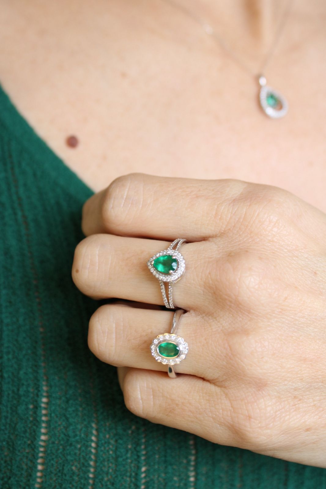 PEAR SHAPED EMERALD COCKTAIL RING