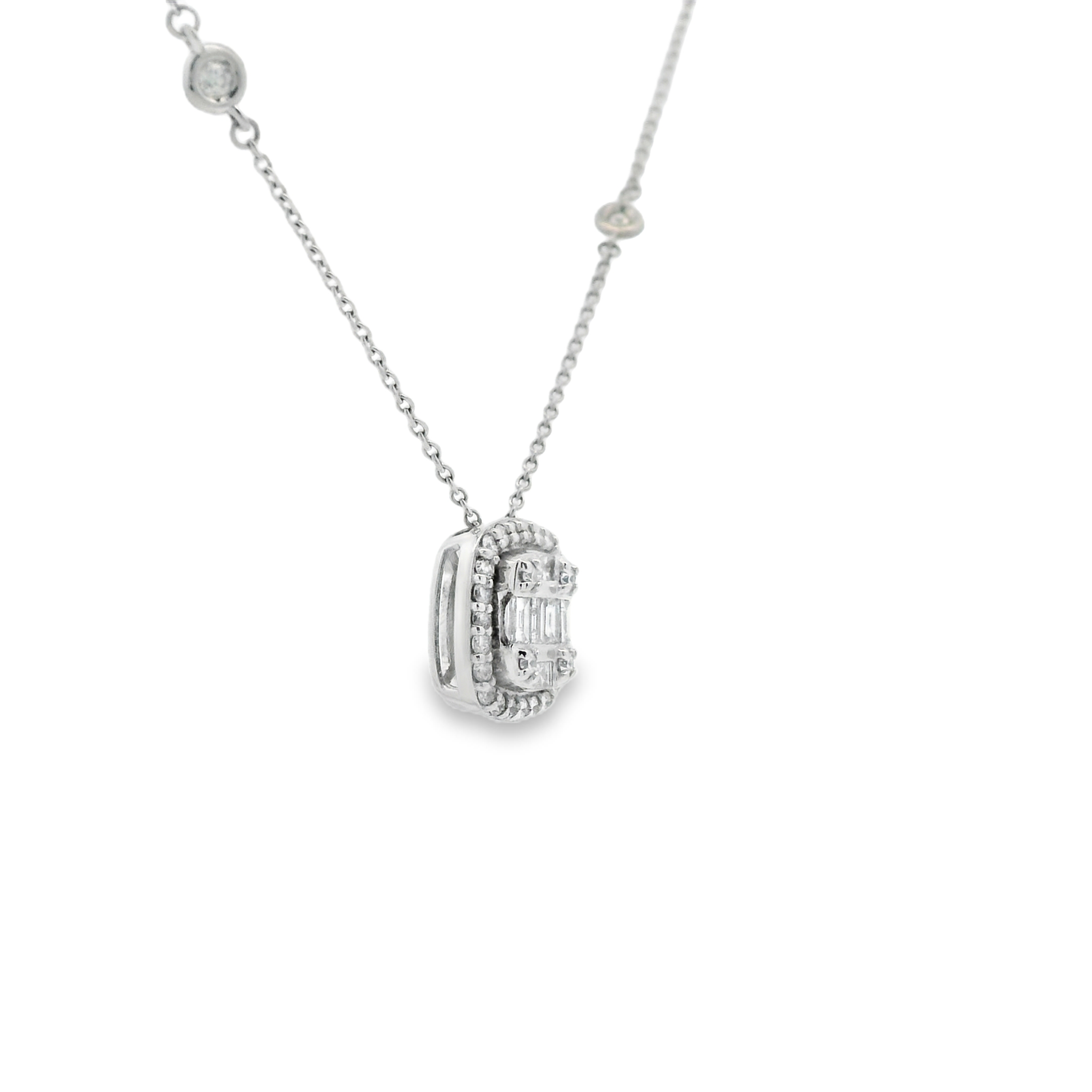 DIAMOND PENDANT NECKLACE