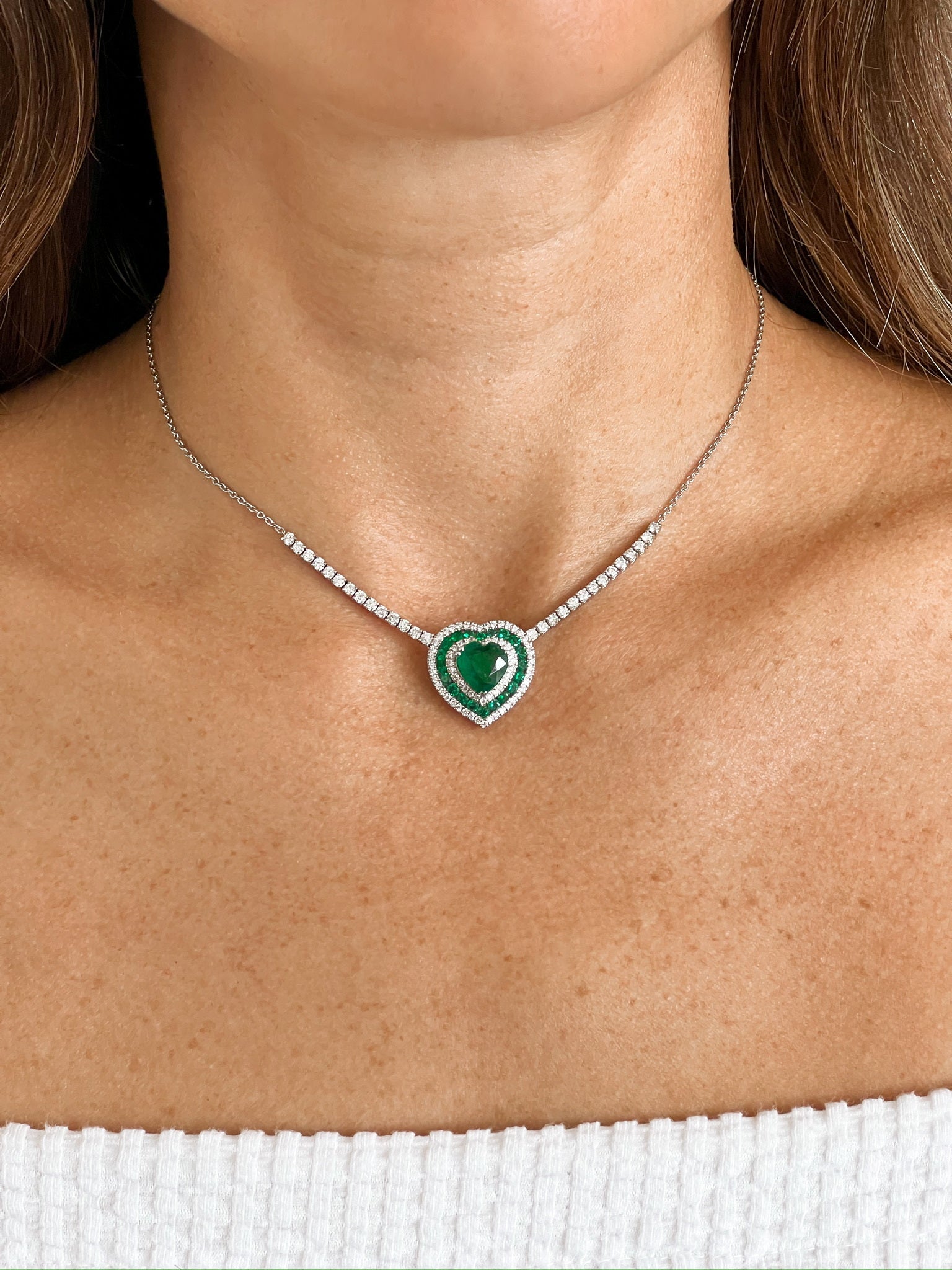 EMERALD HEART PENDANT NECKLACE