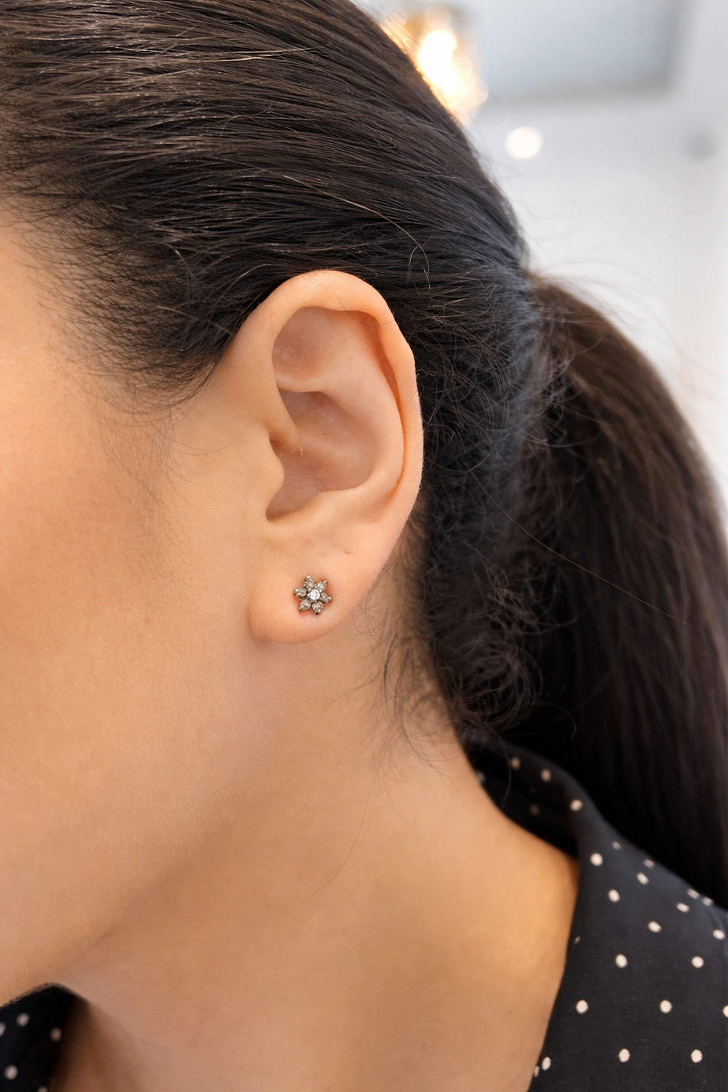 MINI CHAMPAGNE FLOWER STUDS