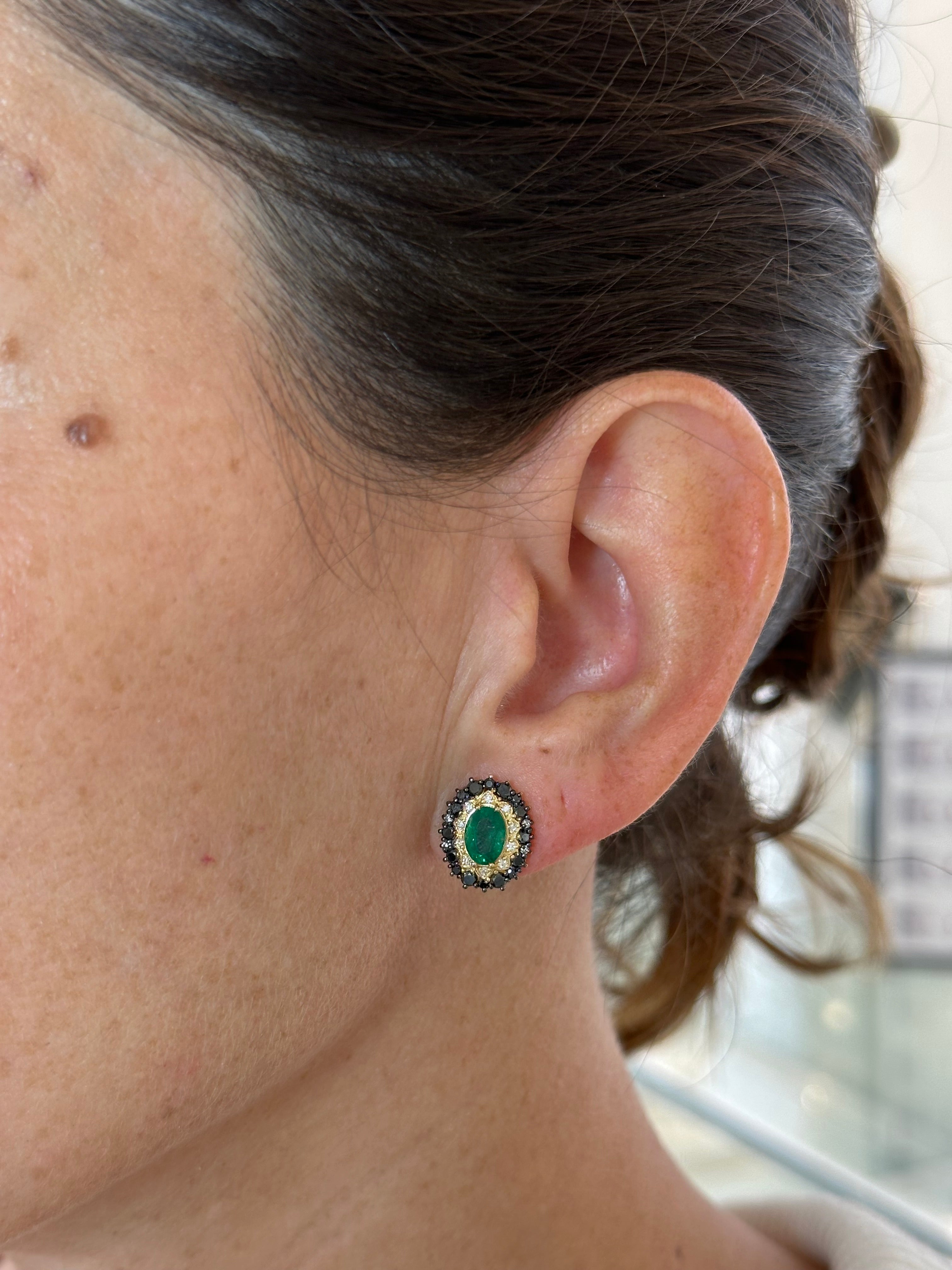 EMERALD NOIR STUDS