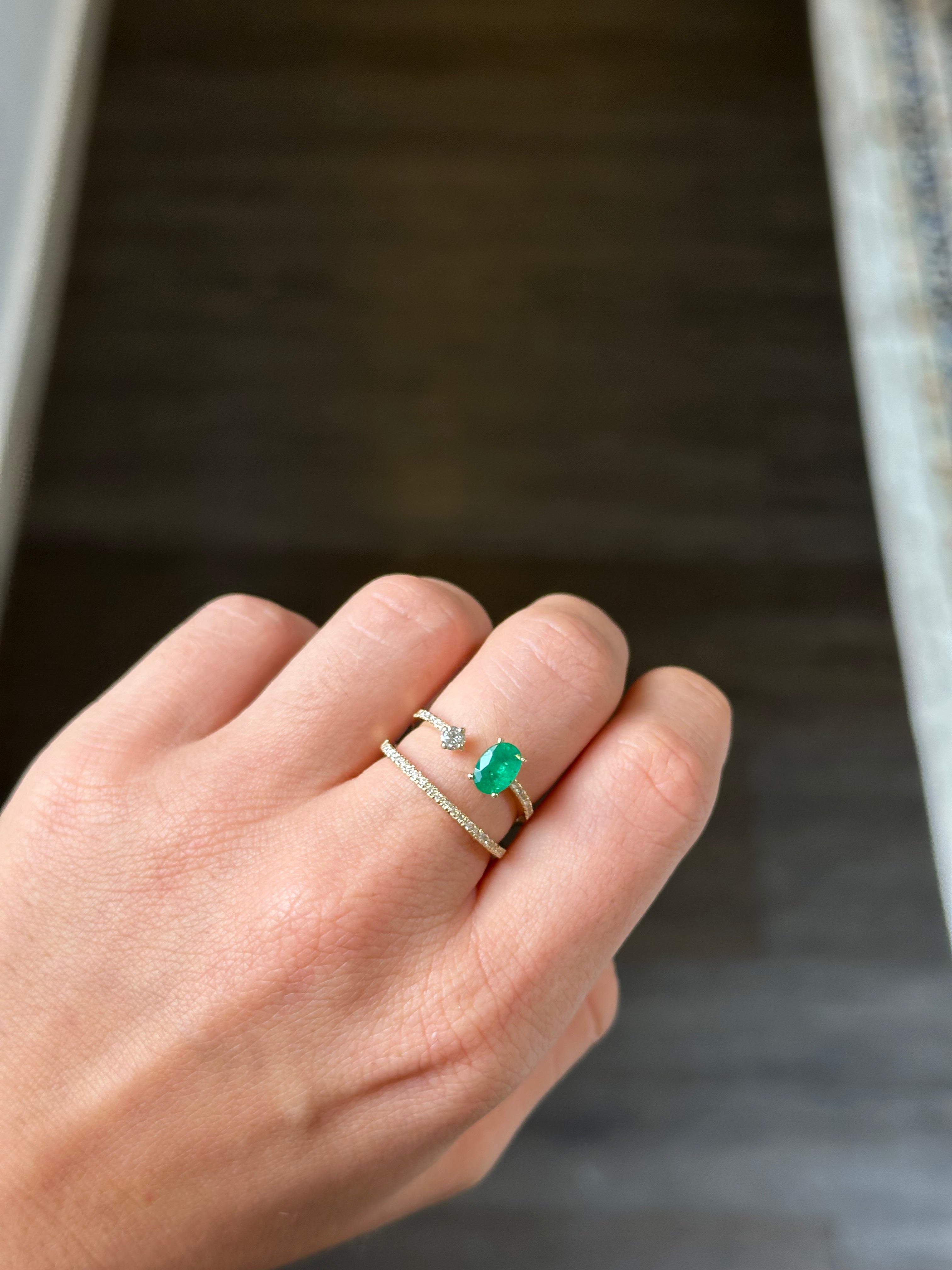 TWO-STONE DOUBLE BAND GOLDEN RING