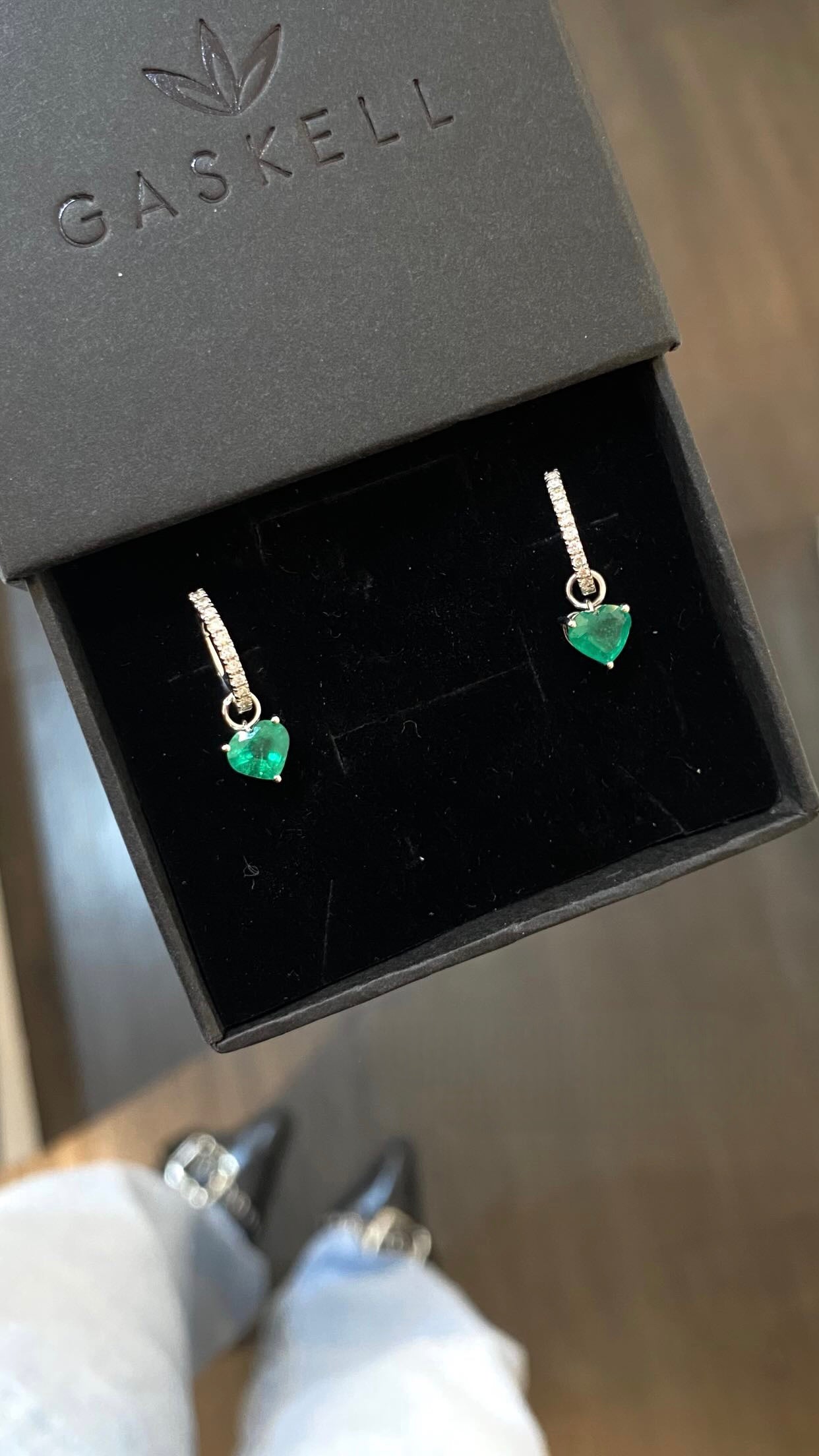 EMERALD HEART DANGLE