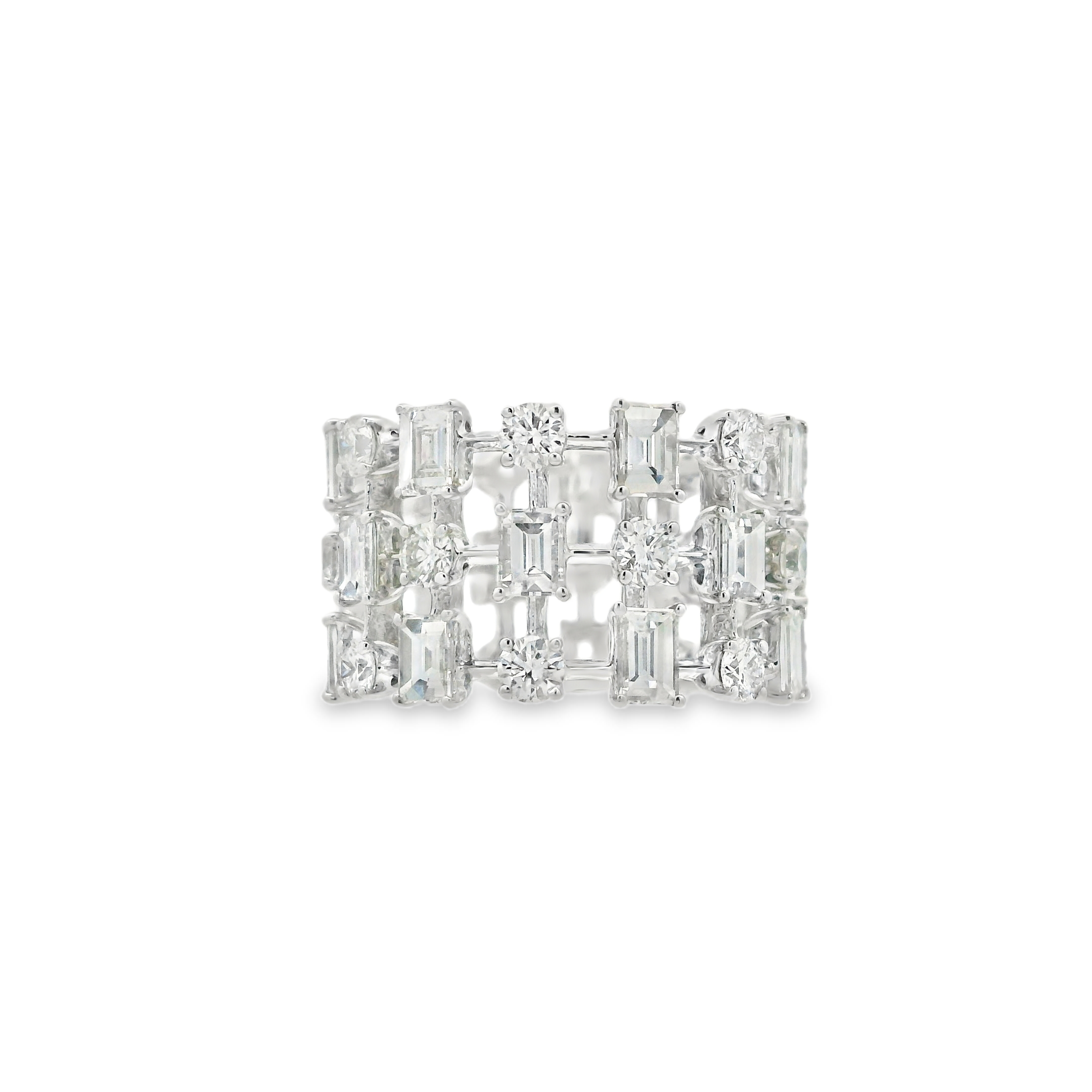 STRUCTURED DIAMOND RING