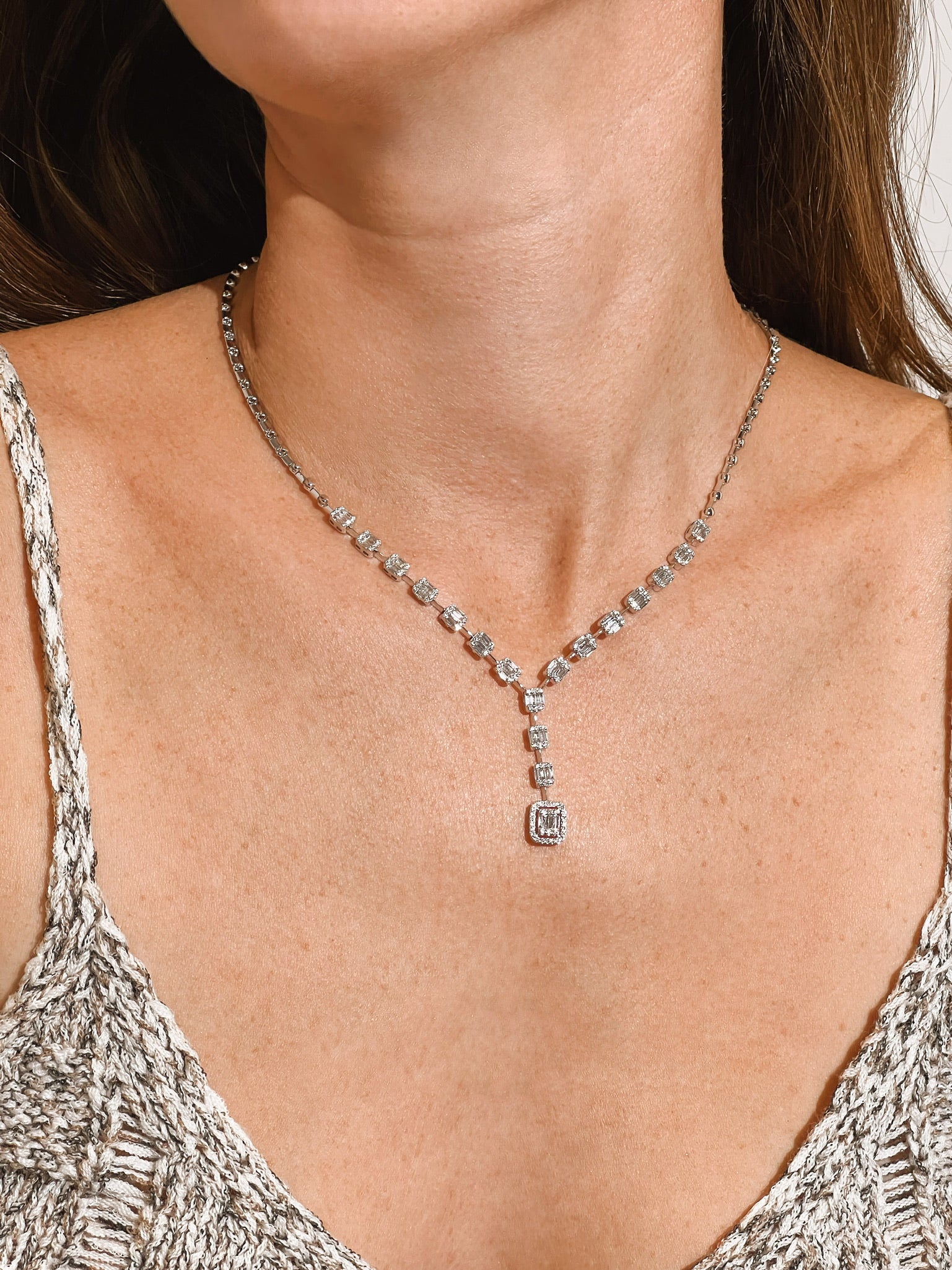 BAGUETTE NECKLACE