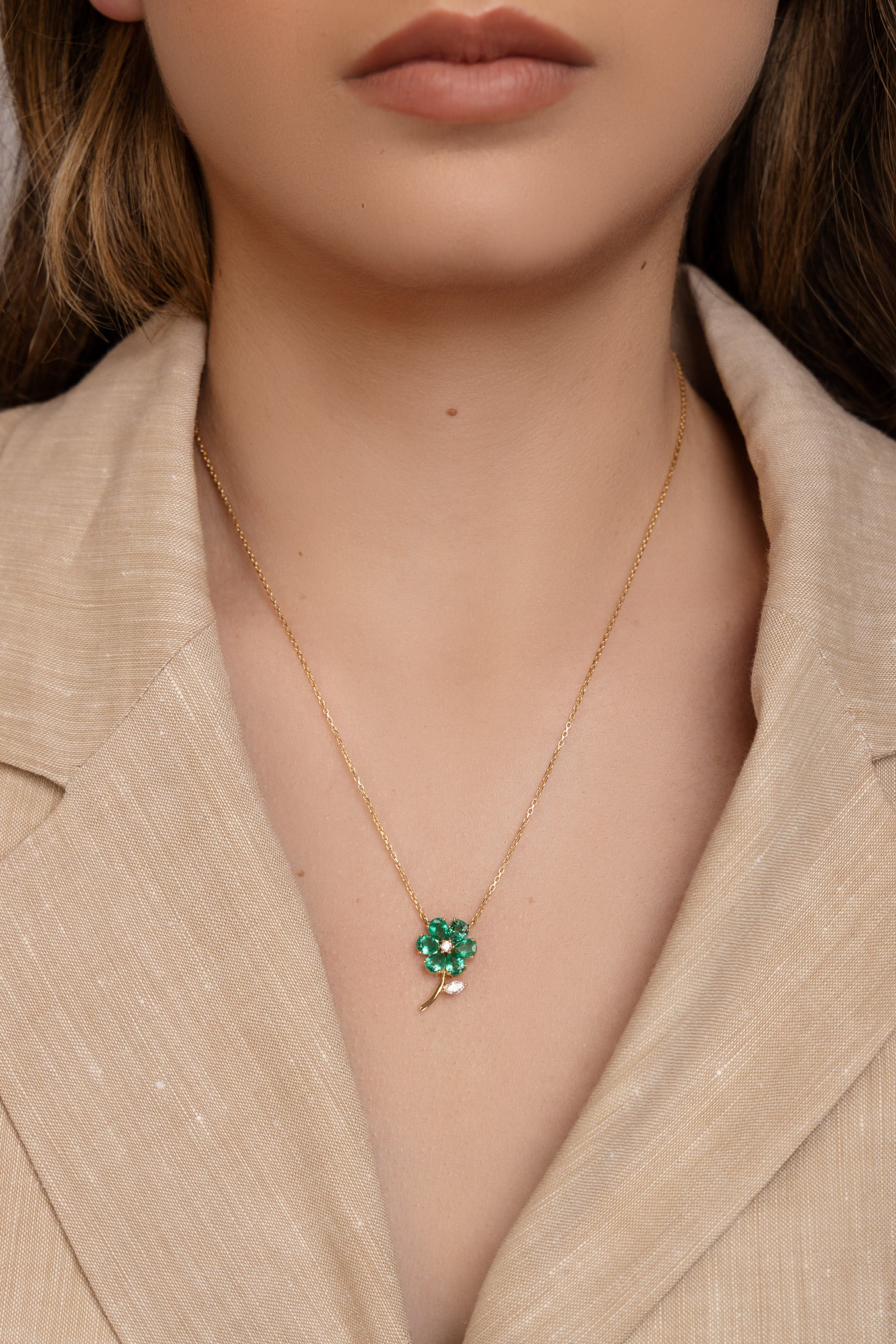 EMERALD FLOWER NECKLACE