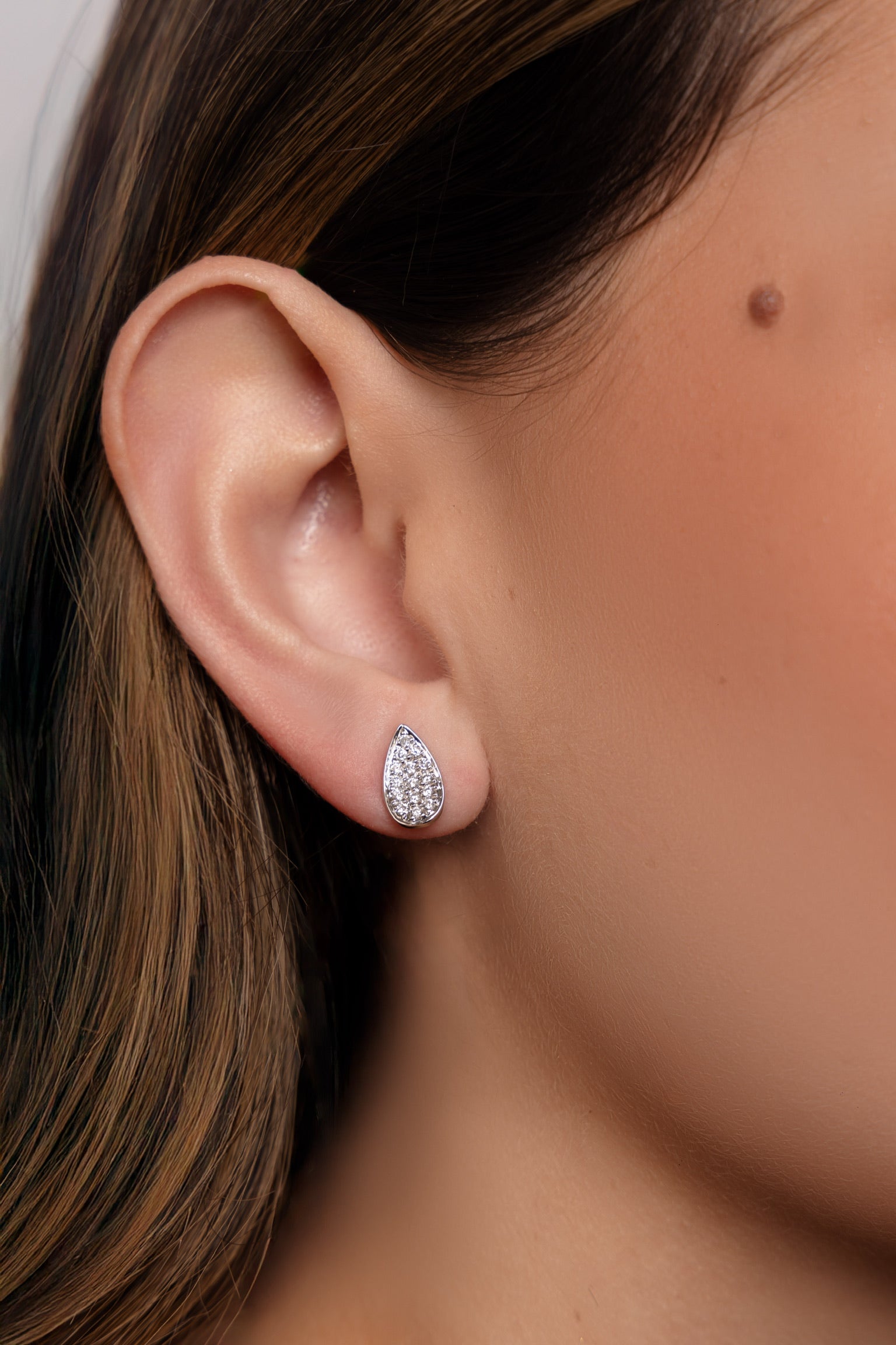 TEAR-DROP DIAMOND STUDS