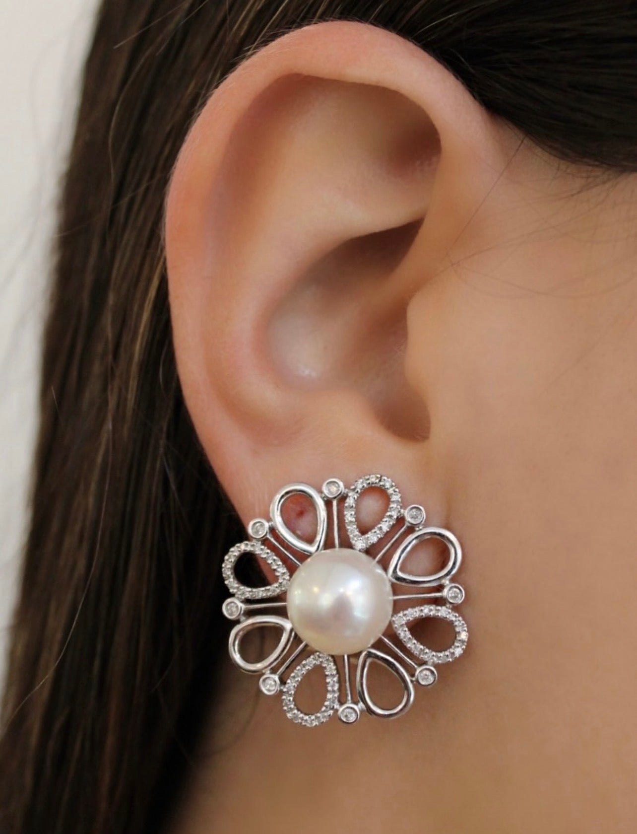 WHITE PEARL FLOWER