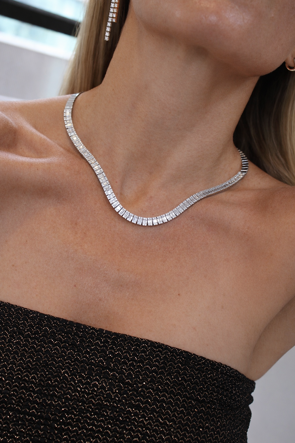 BAGUETTE HALF NECKLACE