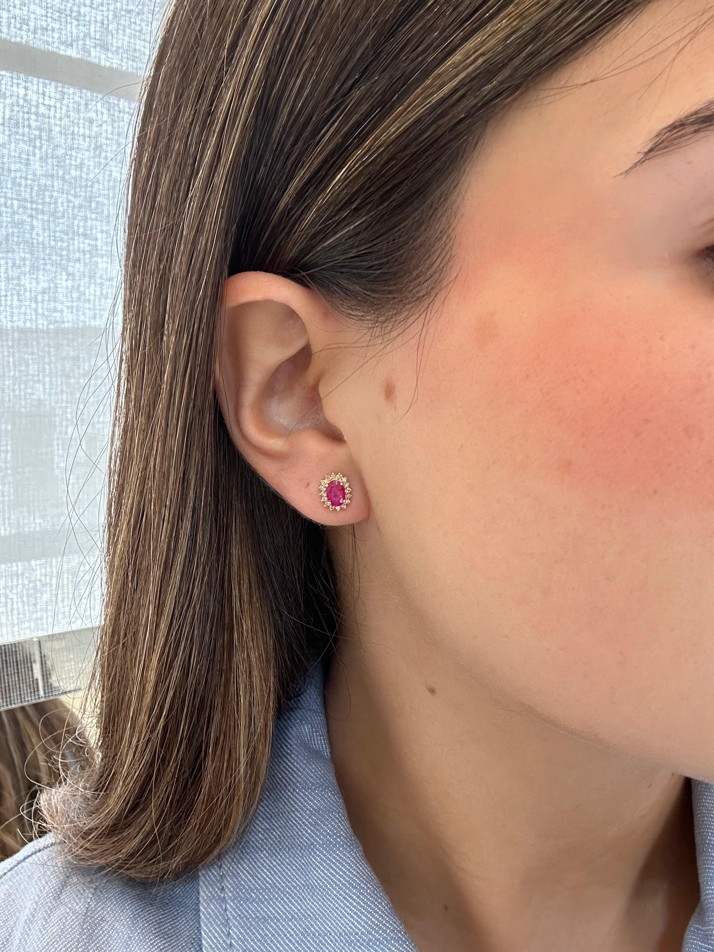 AMARA STUDS