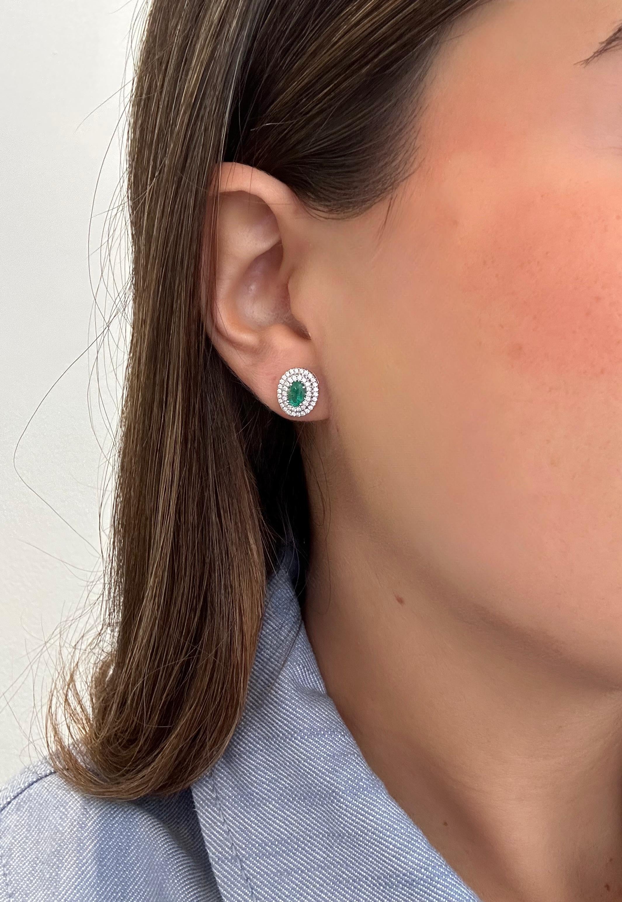 DOBLE DIAMOND HALO EMERALD STUDS