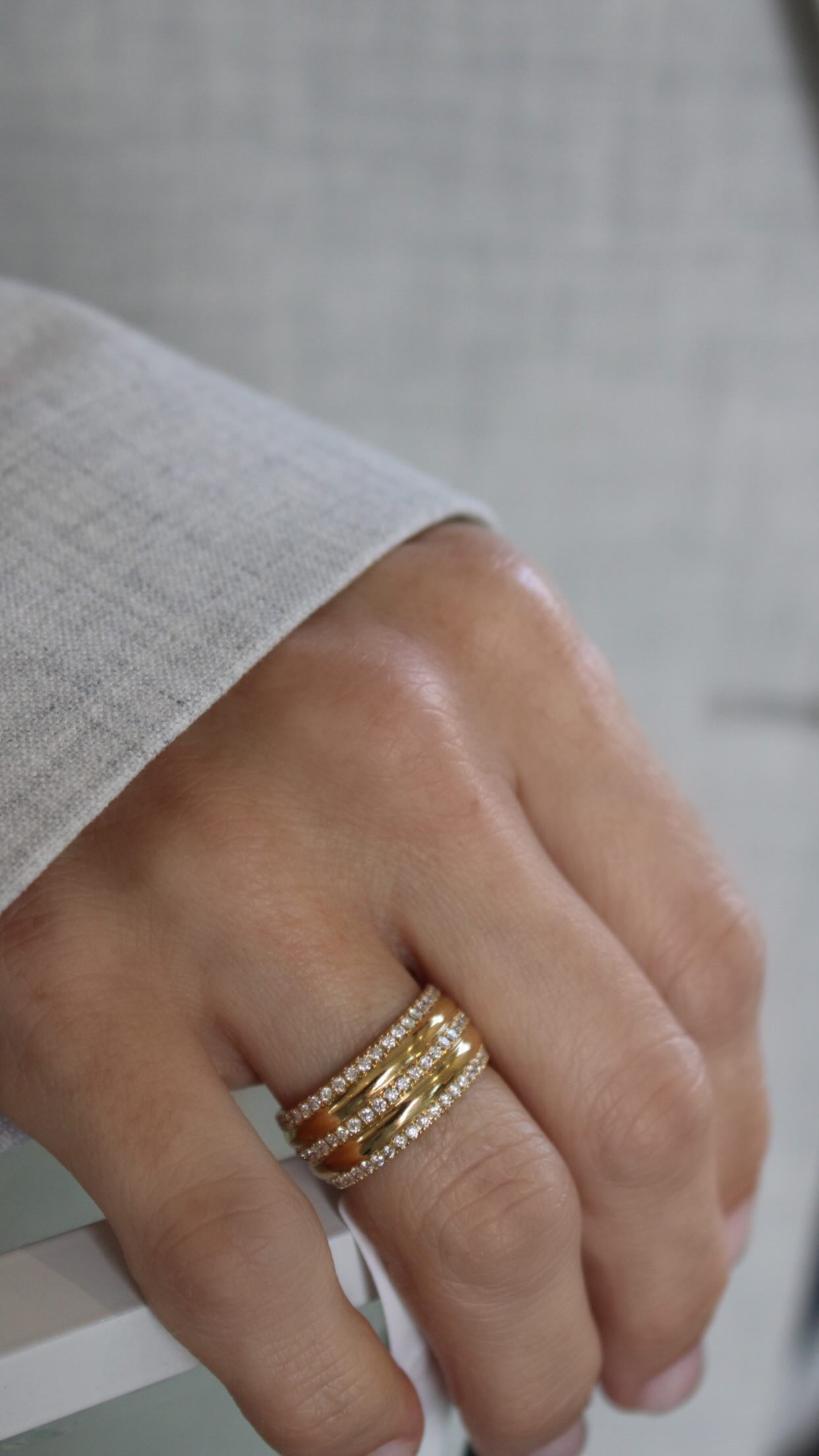 THREE ROW DIAMOND BAND