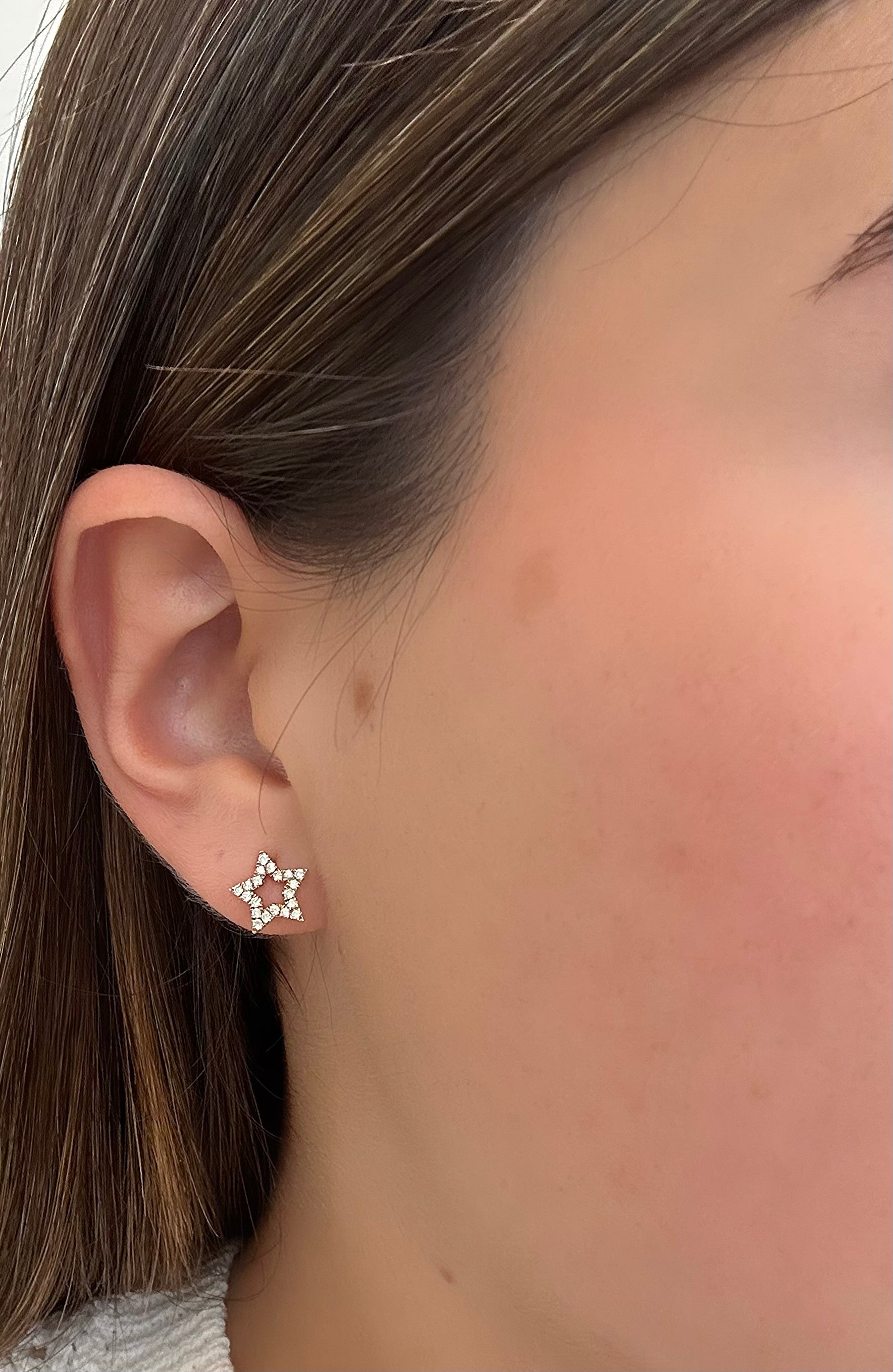 YELLOW GOLD HOLLOW STAR EARRINGS