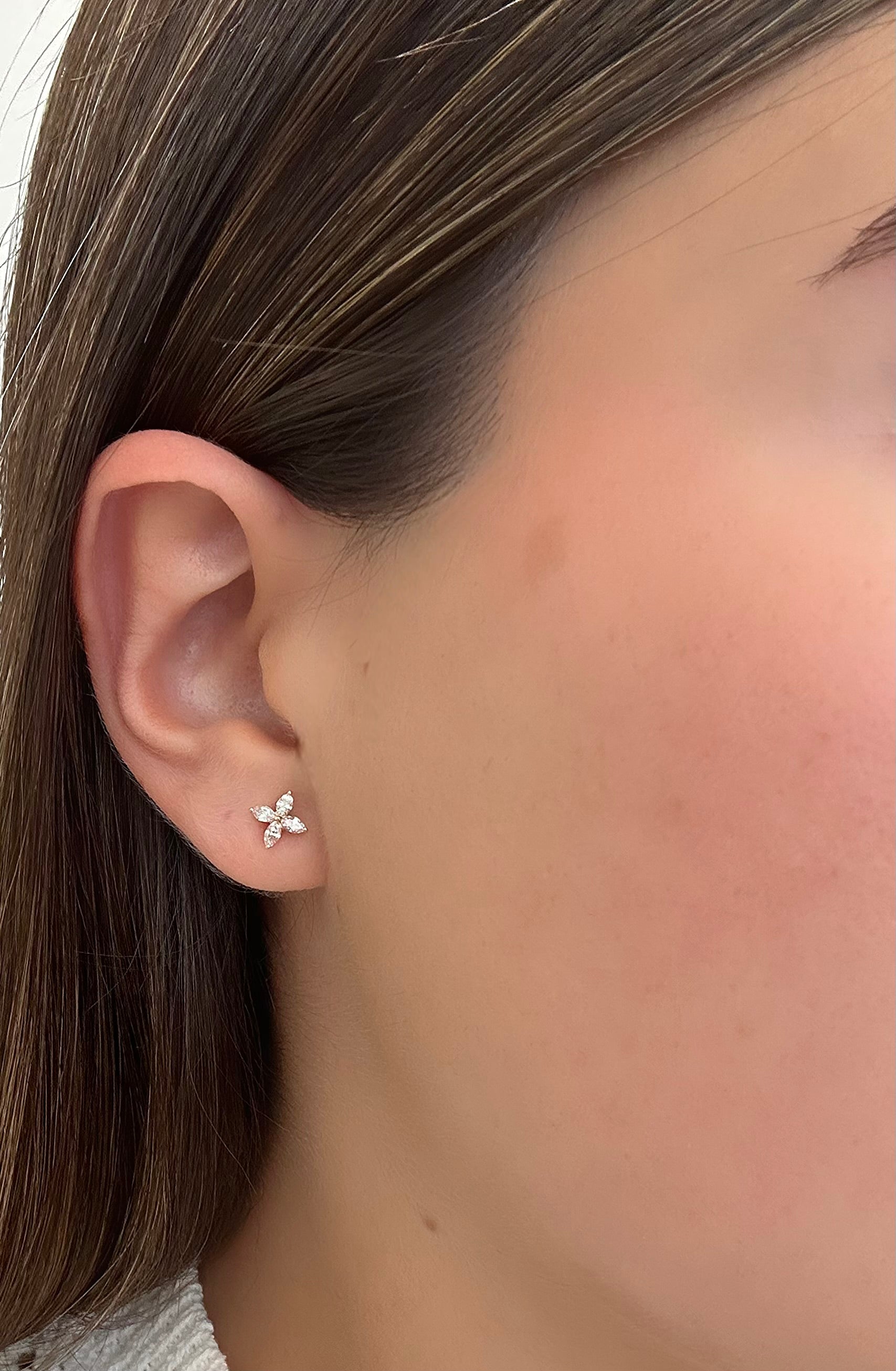 SMALL FLOWER EARRINGS