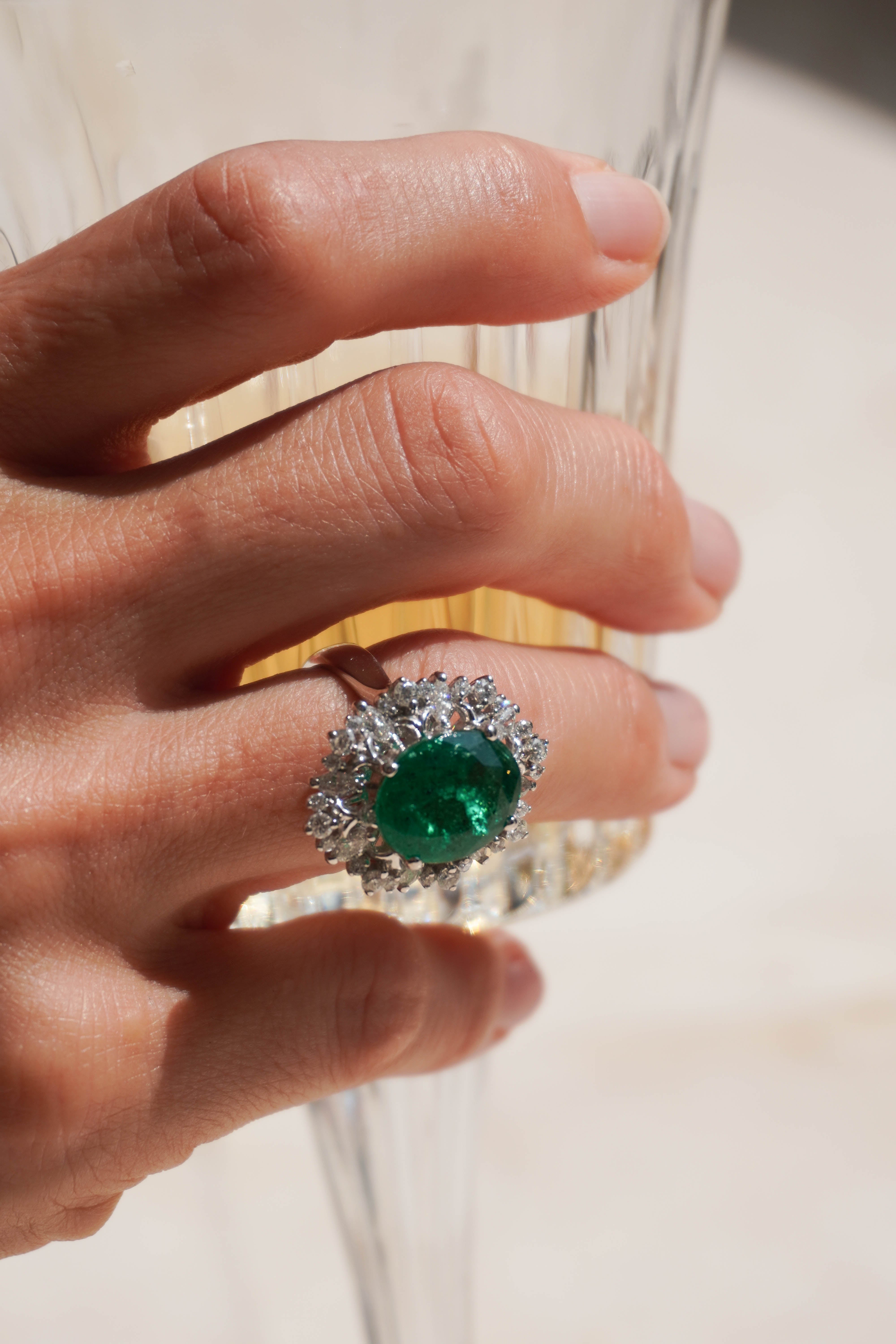 OVAL EMERALD COCKTAIL RING