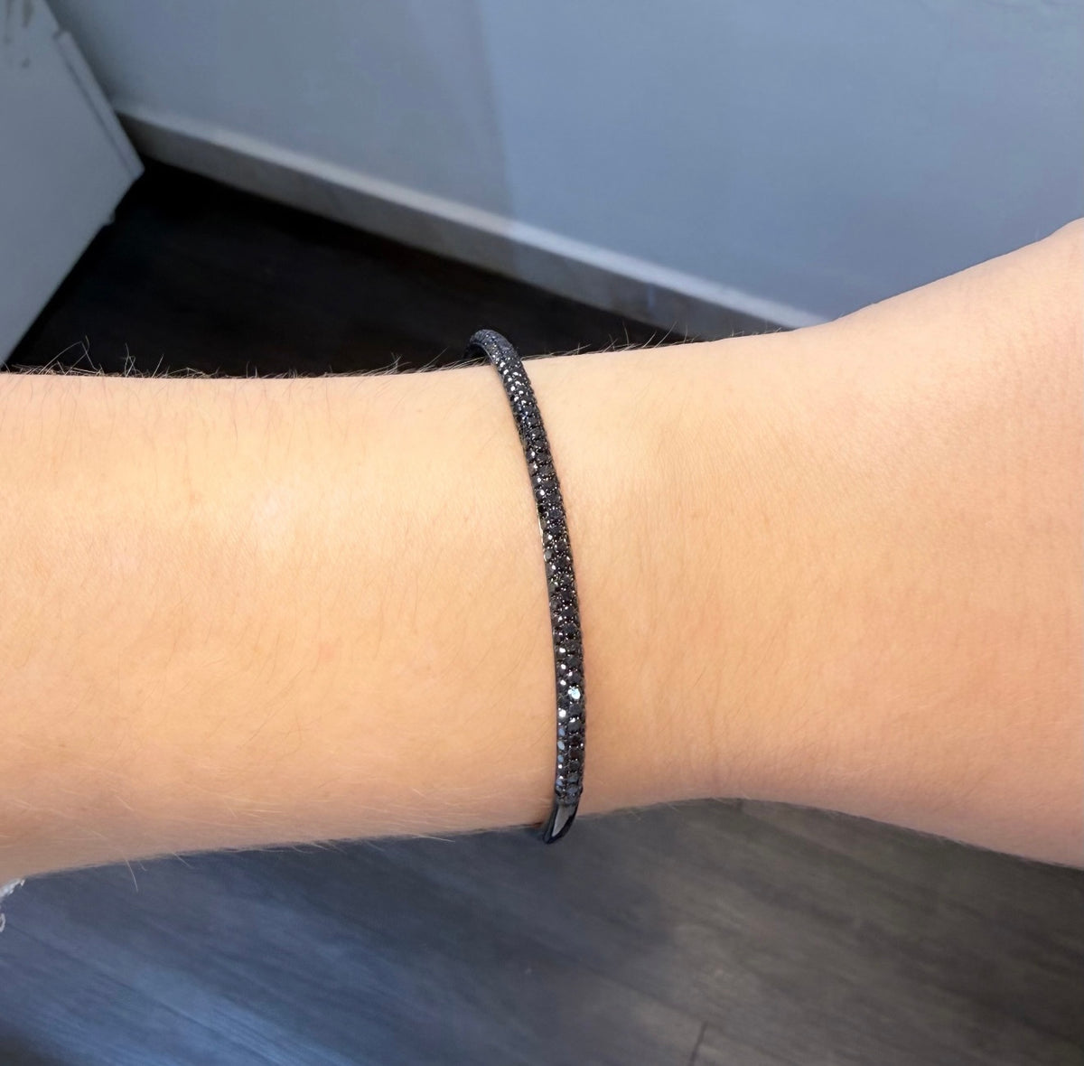 NOIR BANGLE