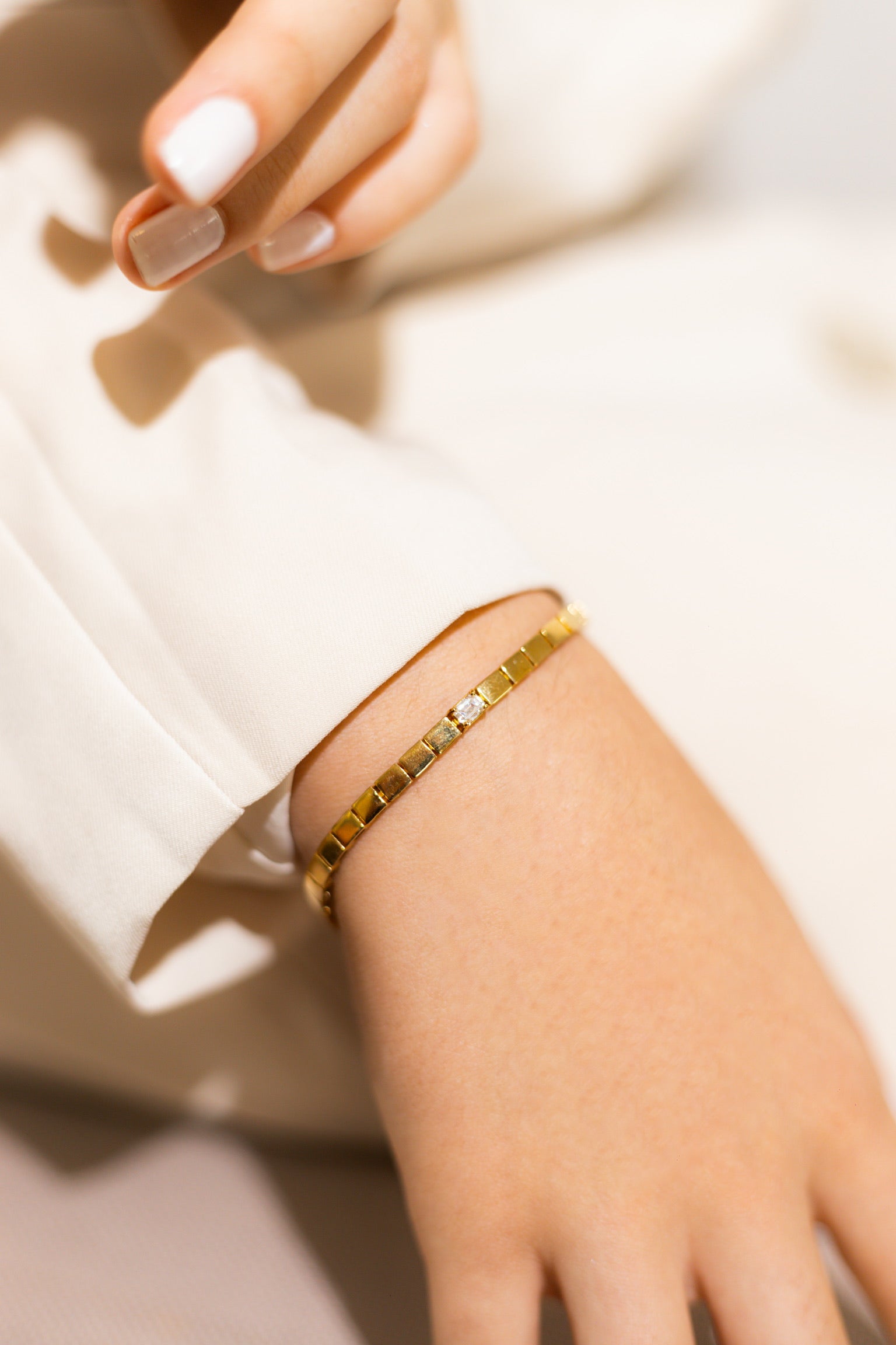 YELLOW GOLD AND DIAMOND FLAT LINK BRACELET