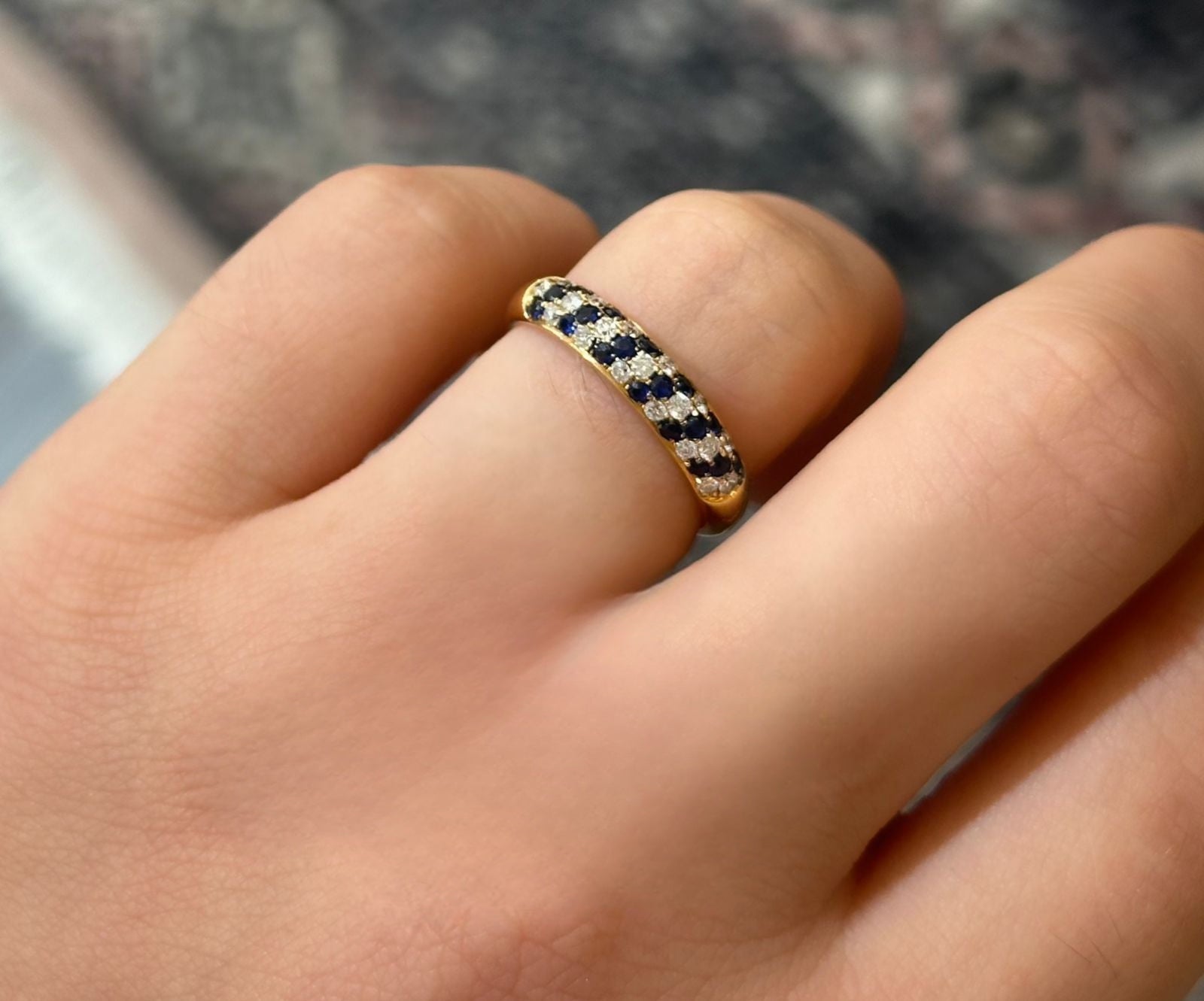 SAPPHIRE SPIRAL BAND