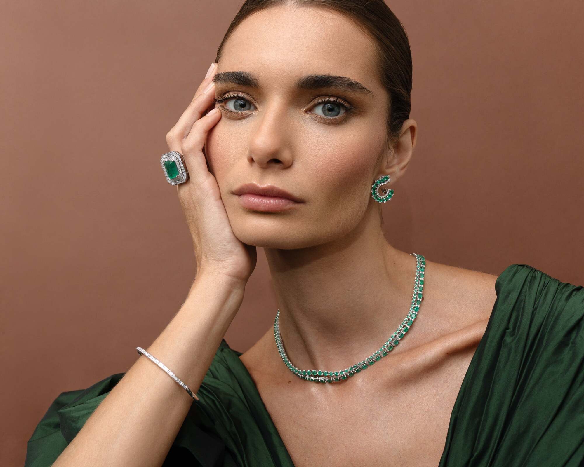 EMERALD WAVE EARRINGS