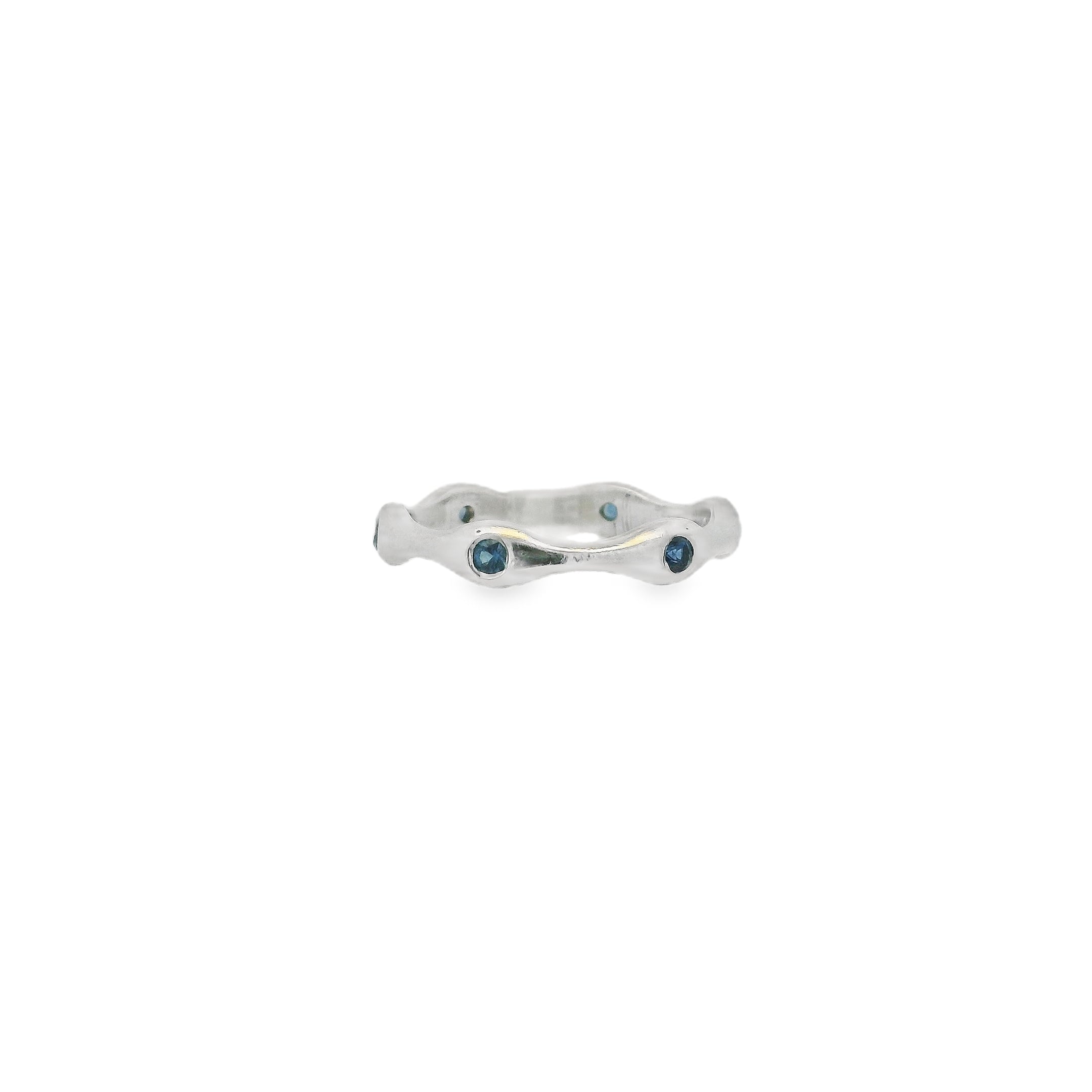 ANILLO ORO BLANCO CON ZAFIROS