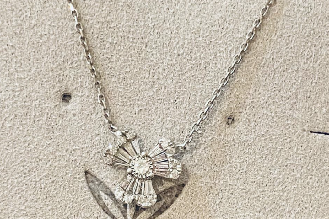 BAGUETTE DIAMOND PENDANT