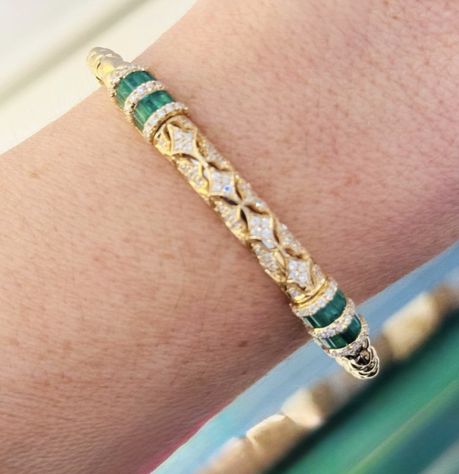 CLASSIC EMERALD AND DIAMOND CUFF
