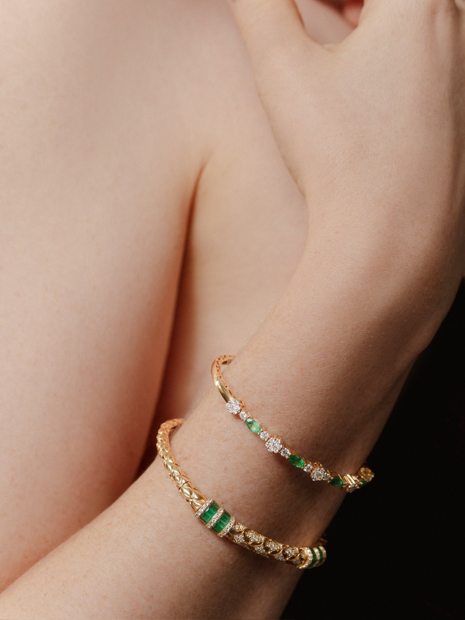 CLASSIC EMERALD AND DIAMOND CUFF