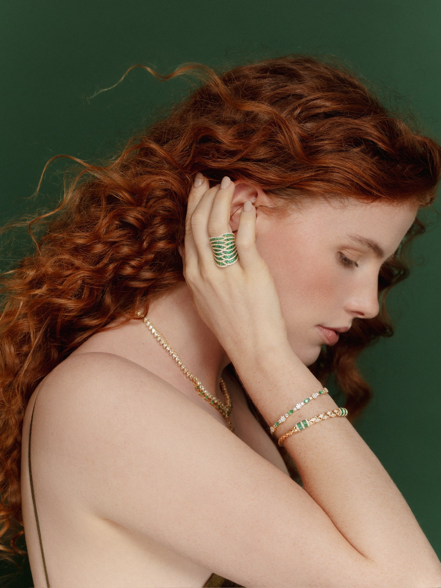 CLASSIC EMERALD AND DIAMOND CUFF