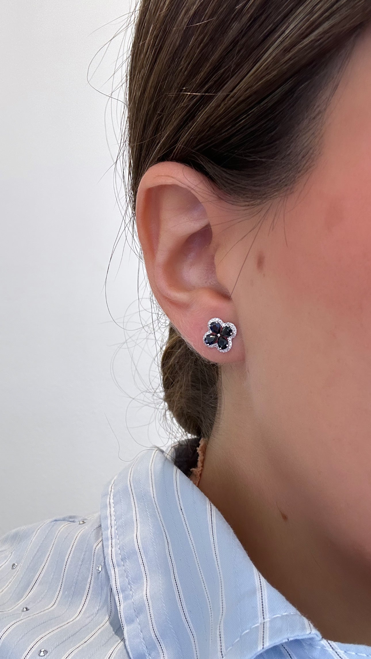 SMALL FLOWER SAPPHIRE EARRINGS