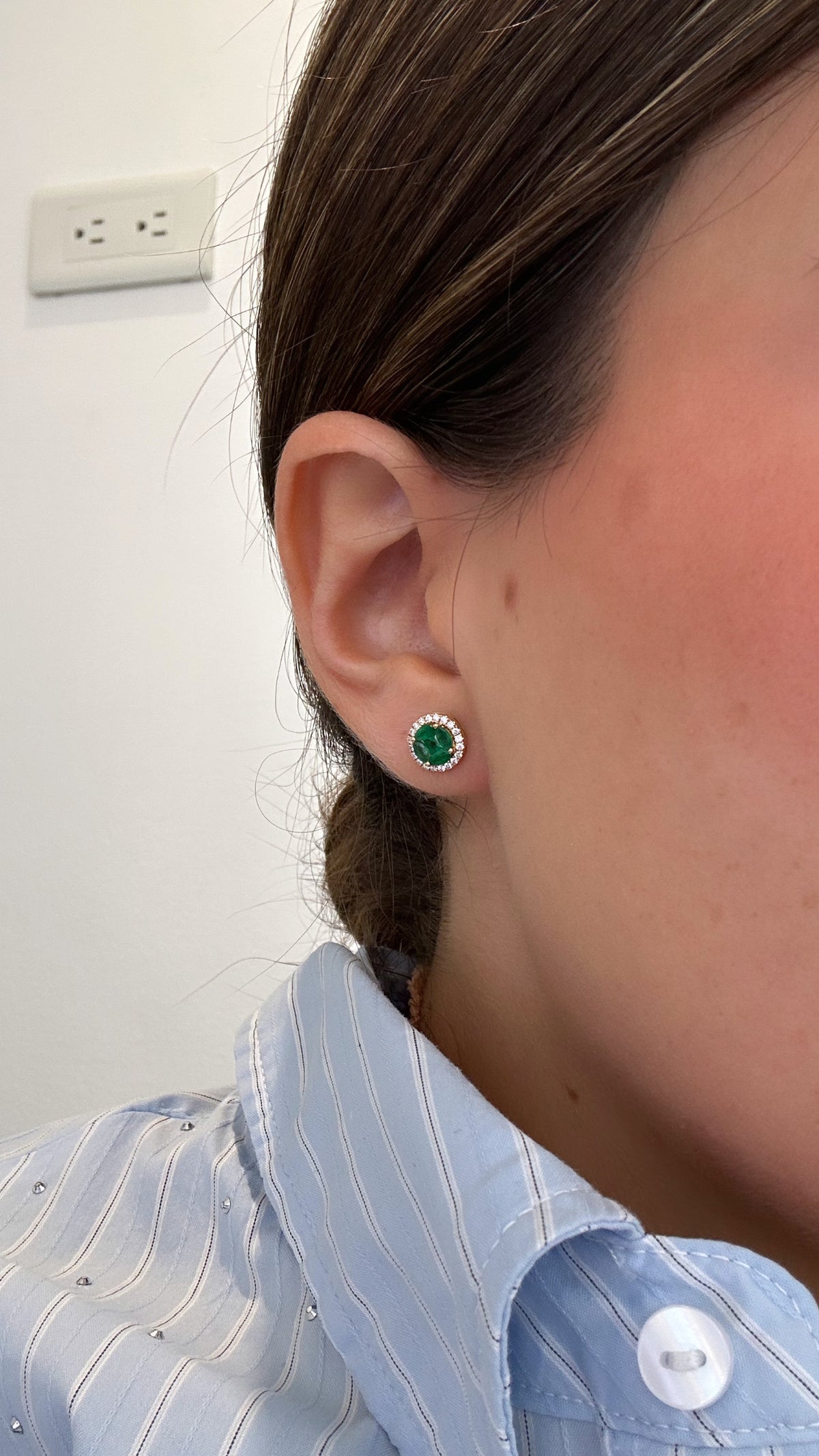 SMALL EMERALD STUDS