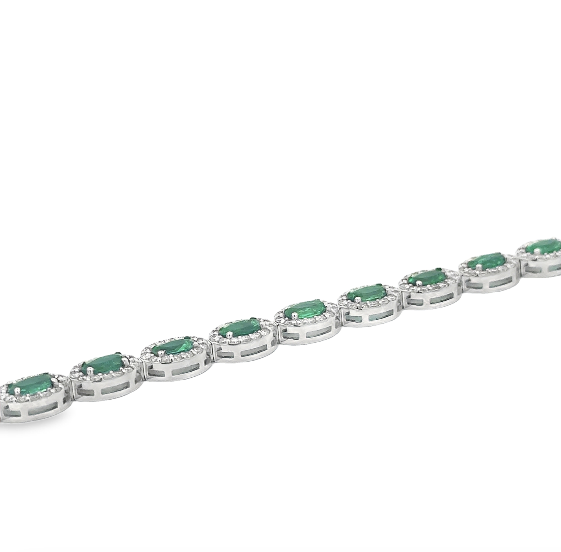 EMERALD AND DIAMOND TENNIS BRACELET