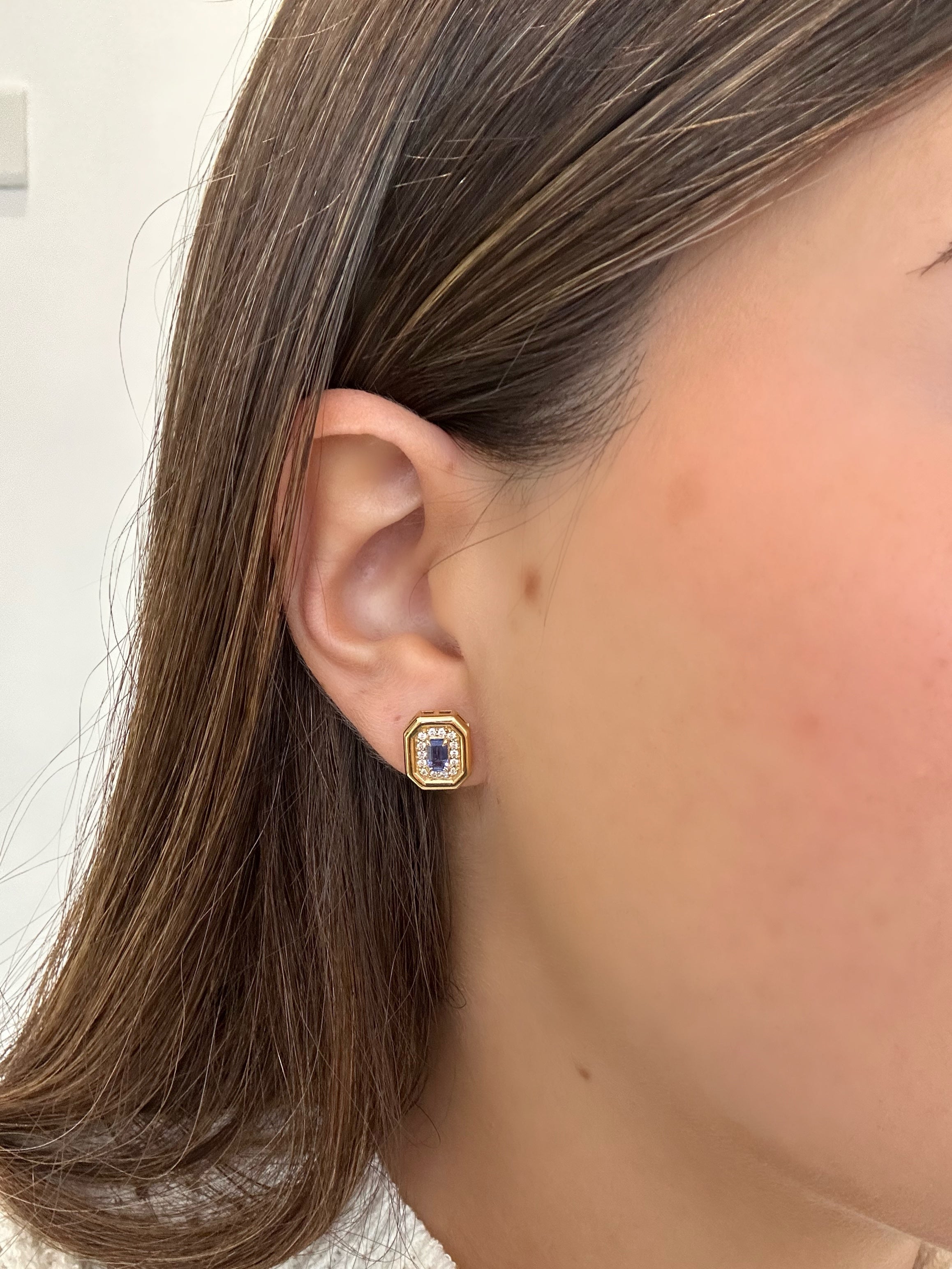 RETRO SAPPHIRE SQUARED STUDS
