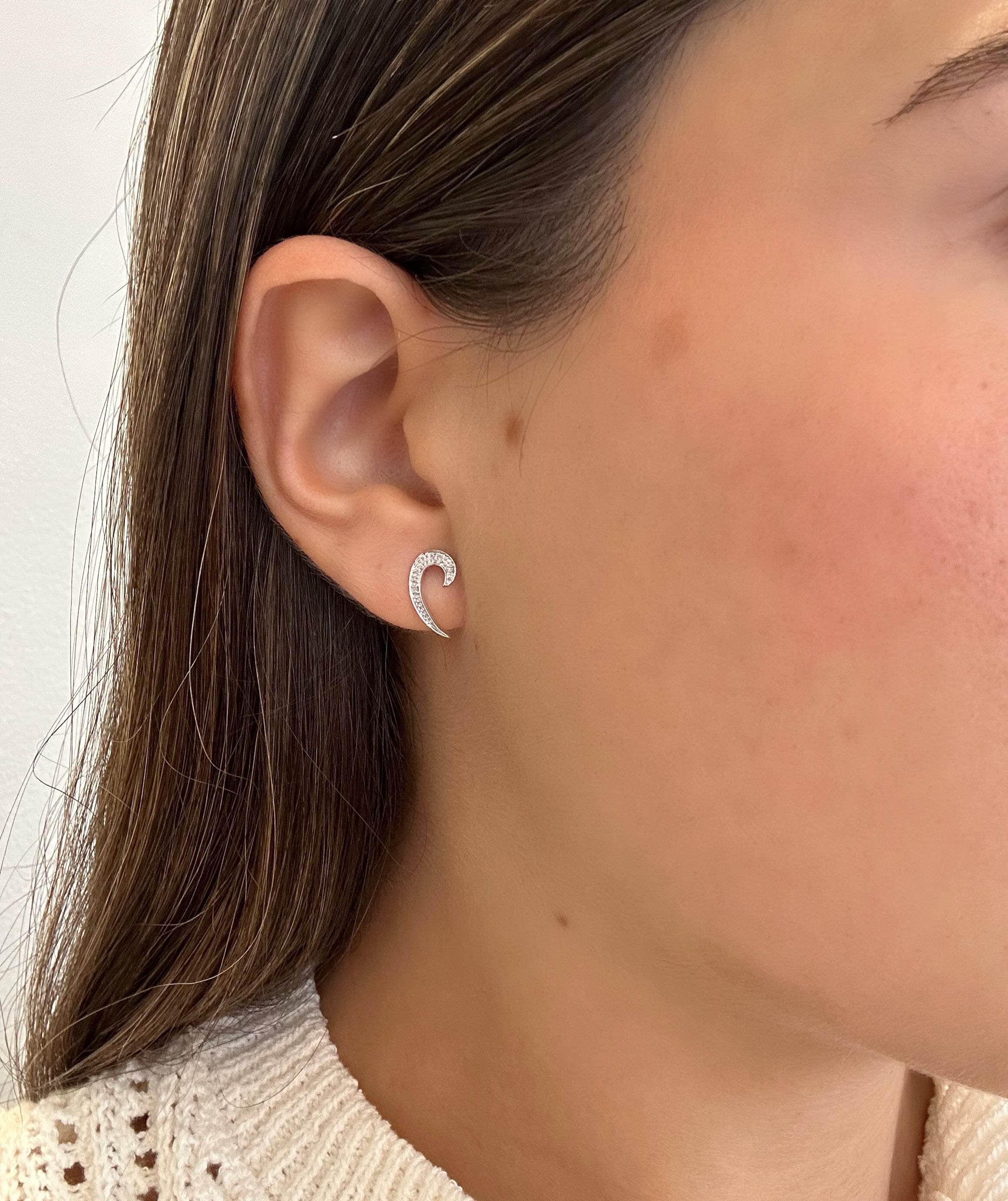 DIAMOND WAVE STUDS