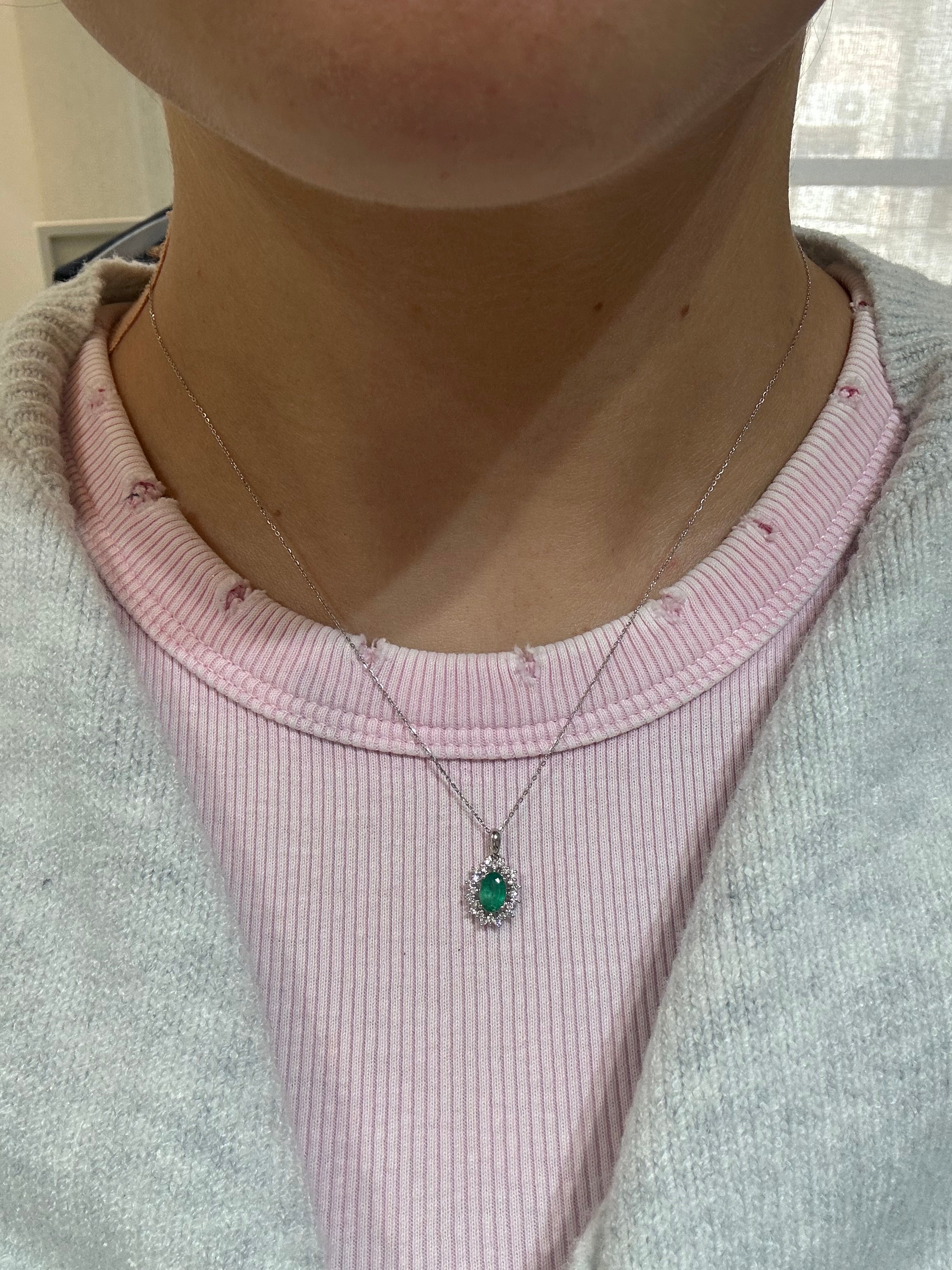 OVAL EMERALD PENDANT