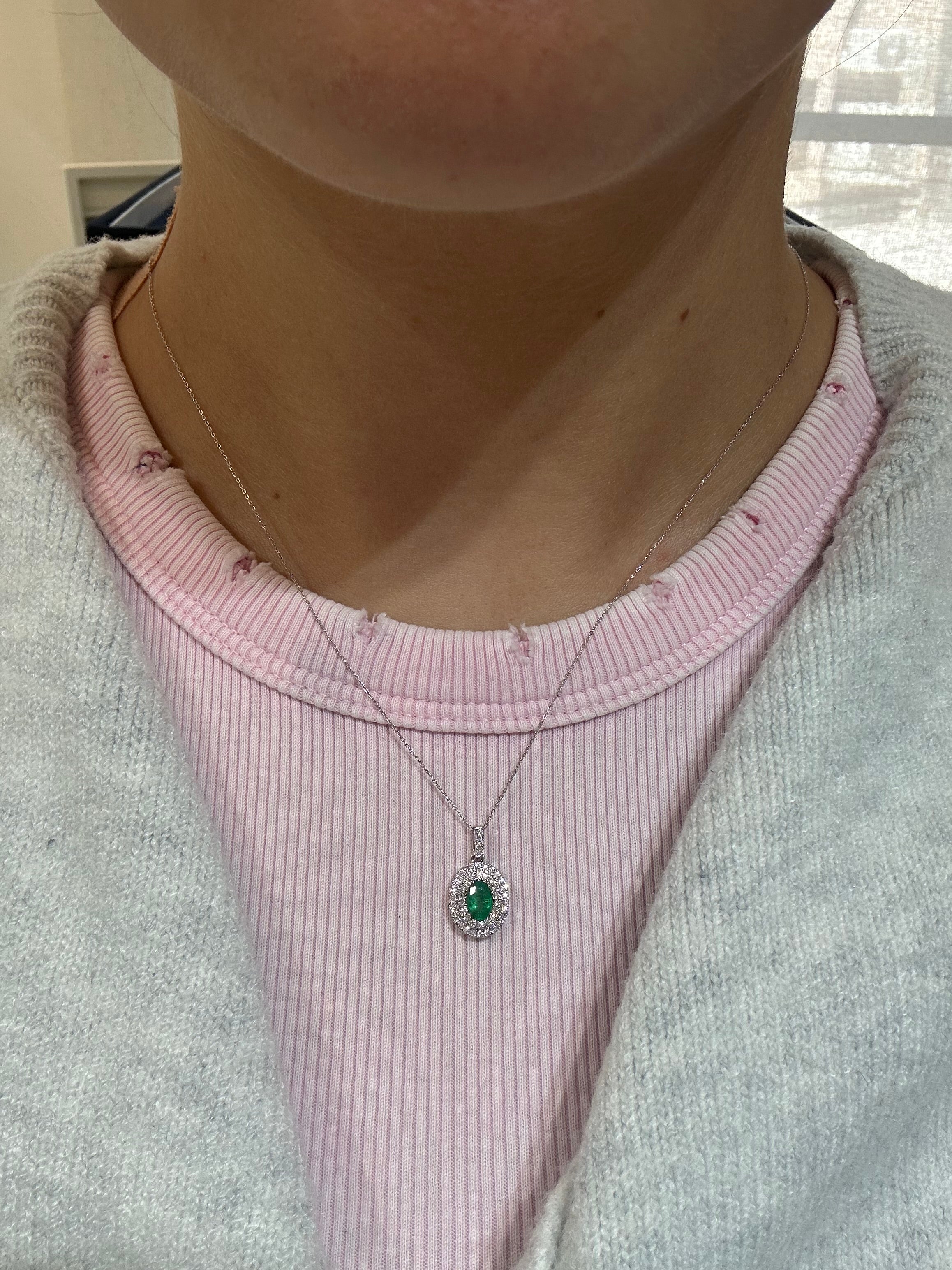 OVAL EMERALD PENDANT