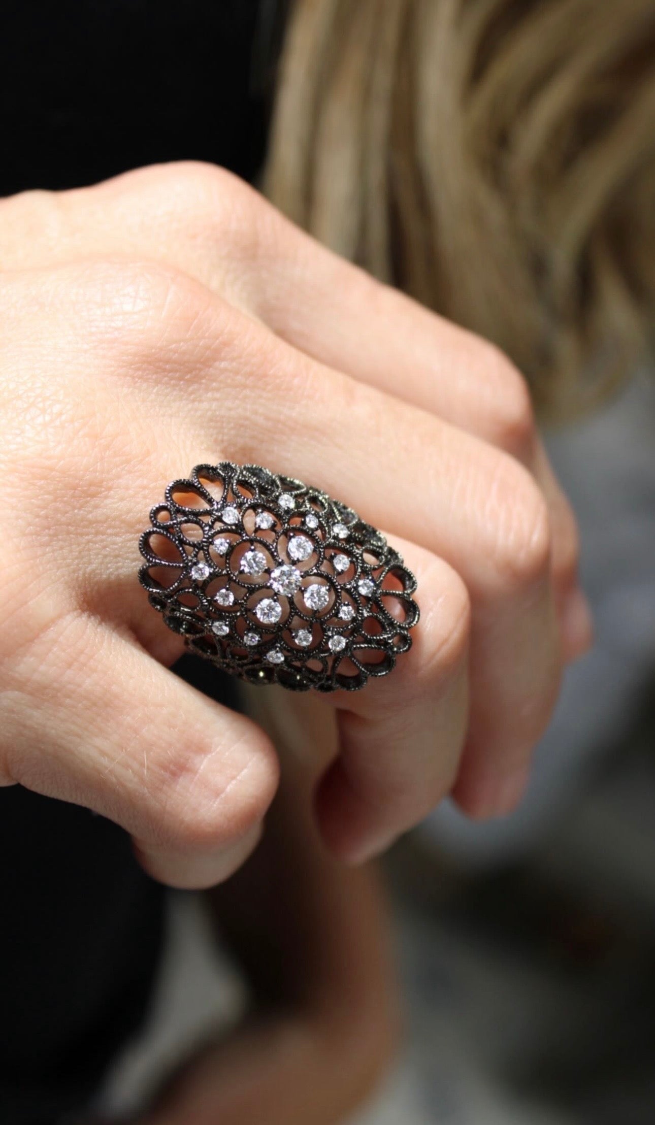 NIGHT WHISPER DIAMOND RING