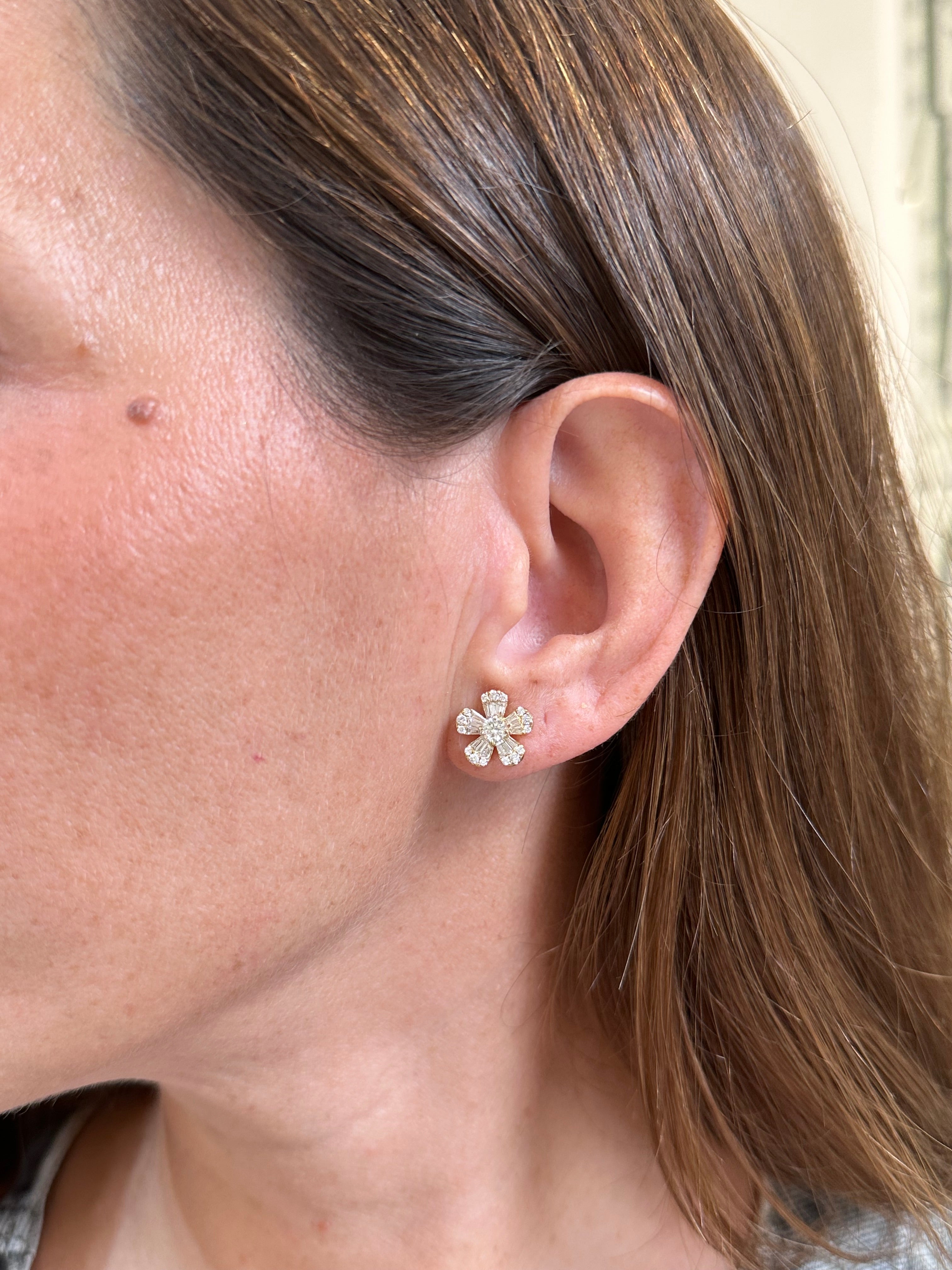 GOLDEN DAISY DIAMOND STUDS