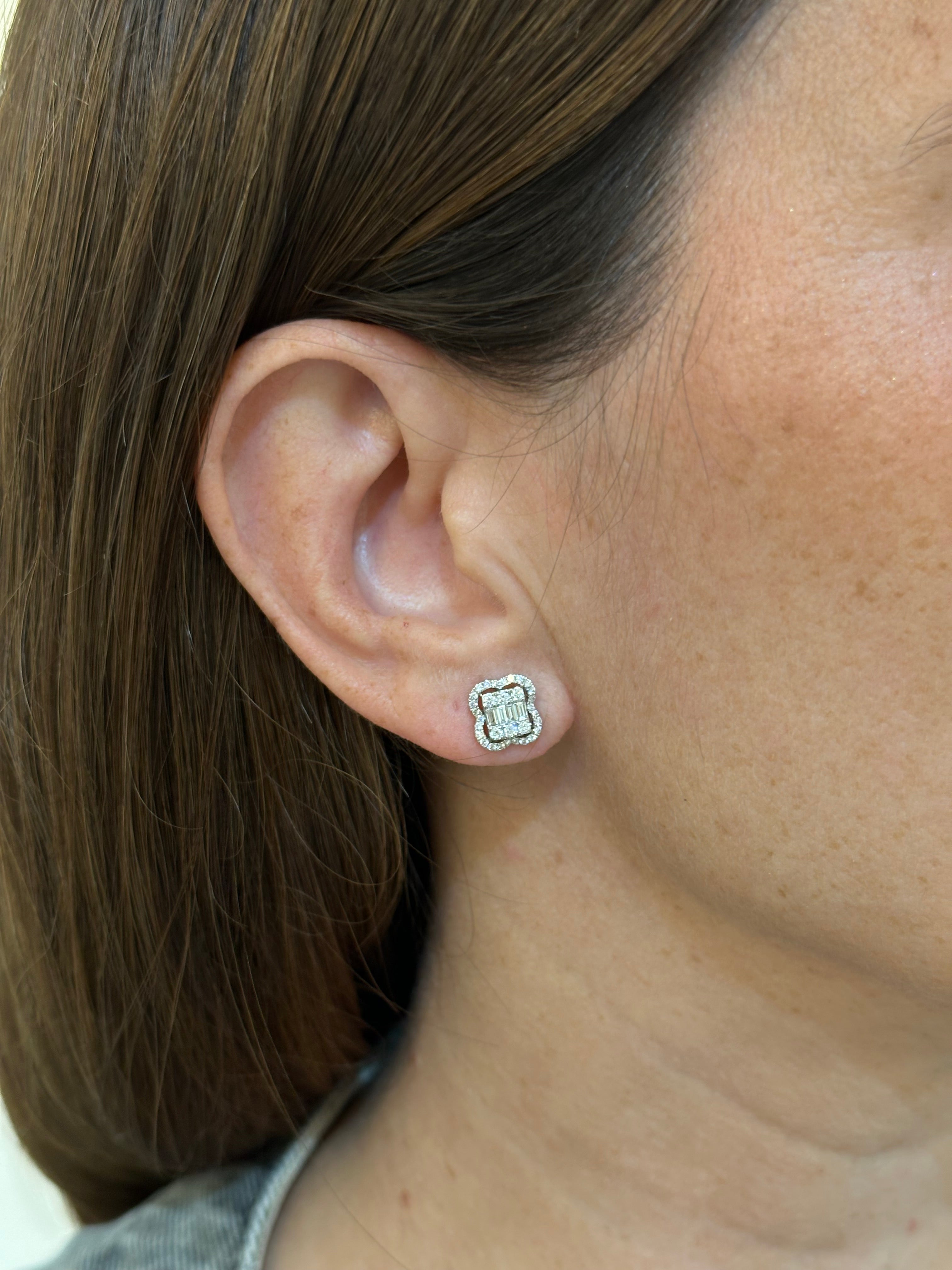 BAGUETTE DIAMOND STUDS