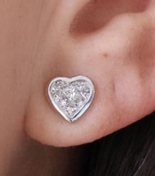 MINI DIAMOND HEART EARRINGS
