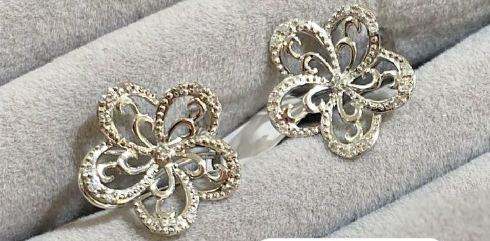 OMEGA FLOWER EARRINGS