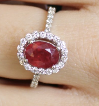 OVAL RUBY RING