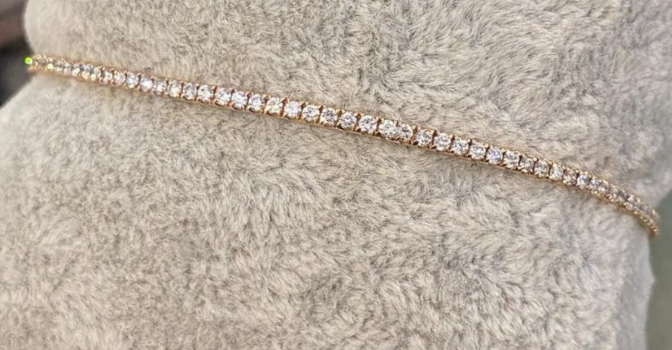 ROUND DIAMOND BANGLE