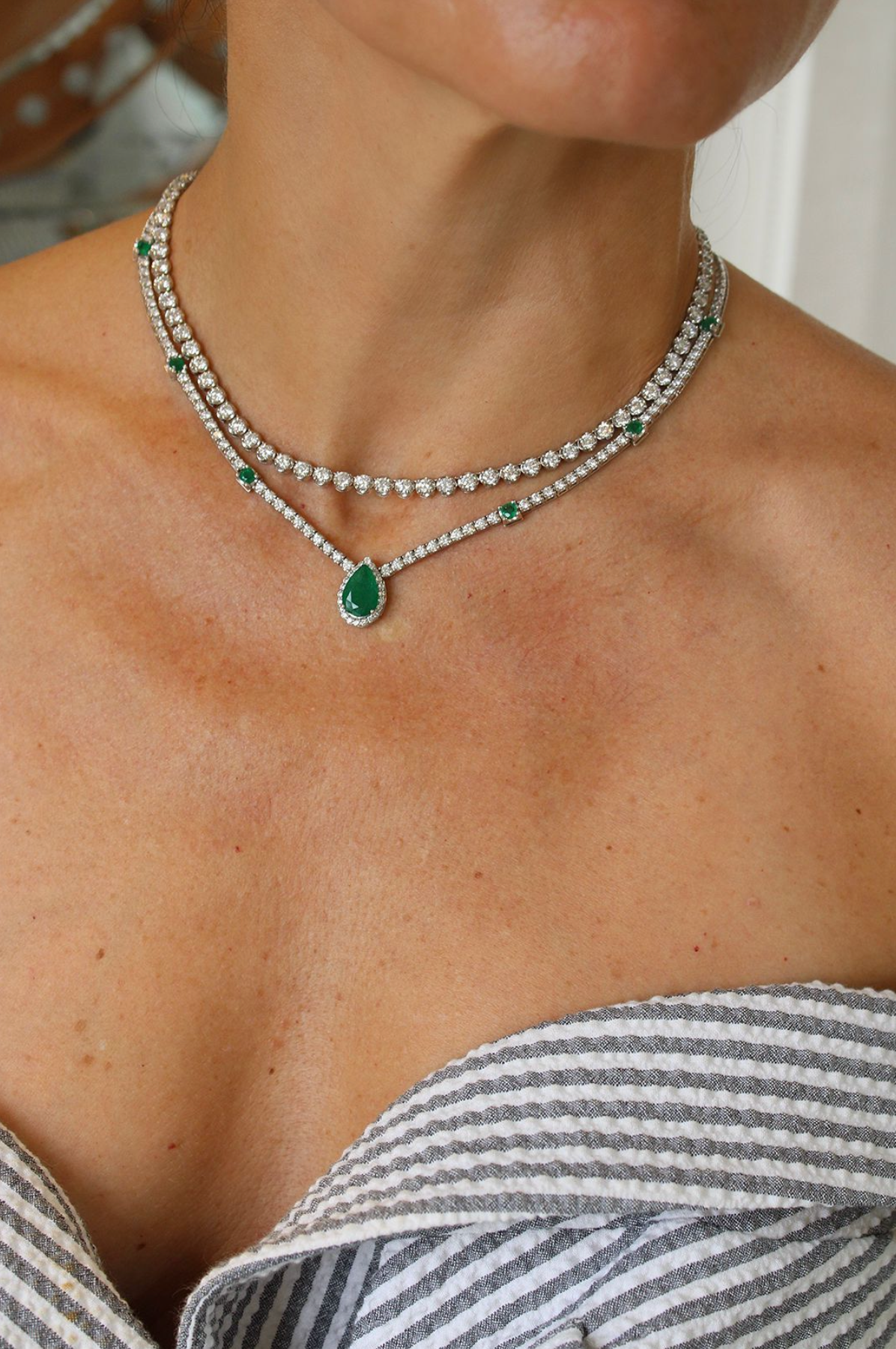 EMERALD PEAR LINE NECKLACE