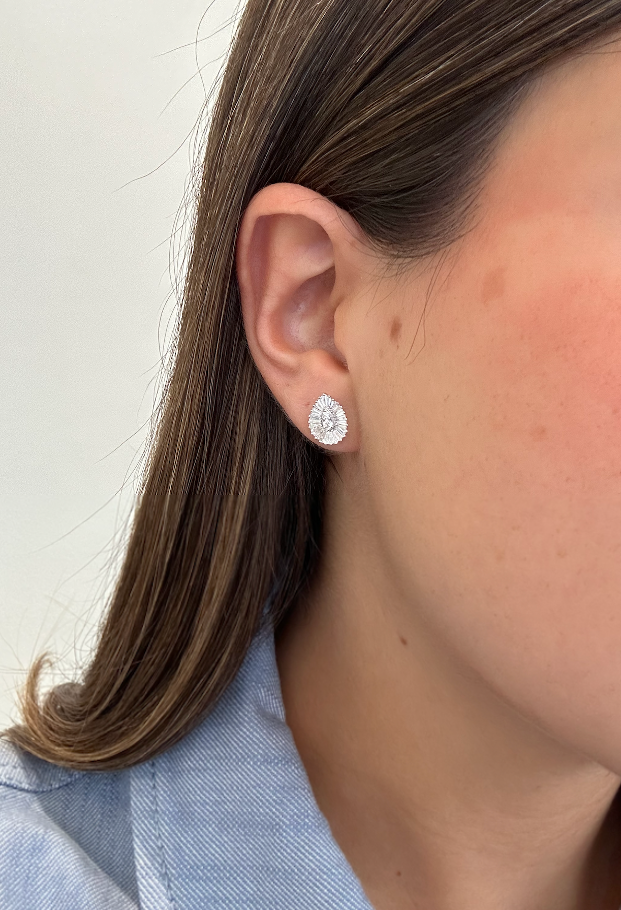 TEAR-DROP DIAMOND STUDS