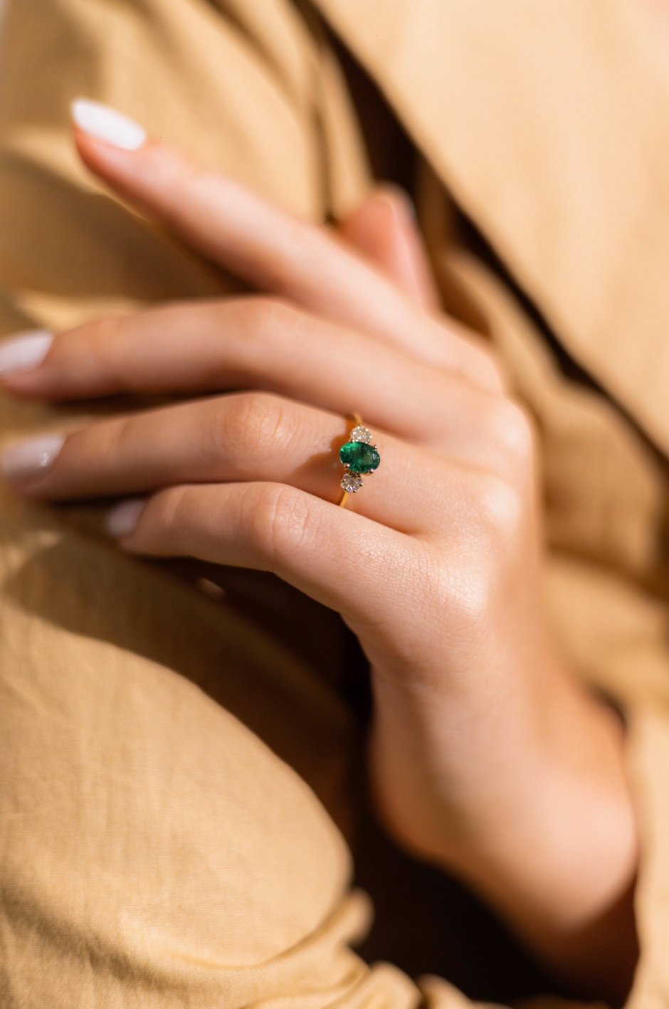 EMERALD OVAL RING